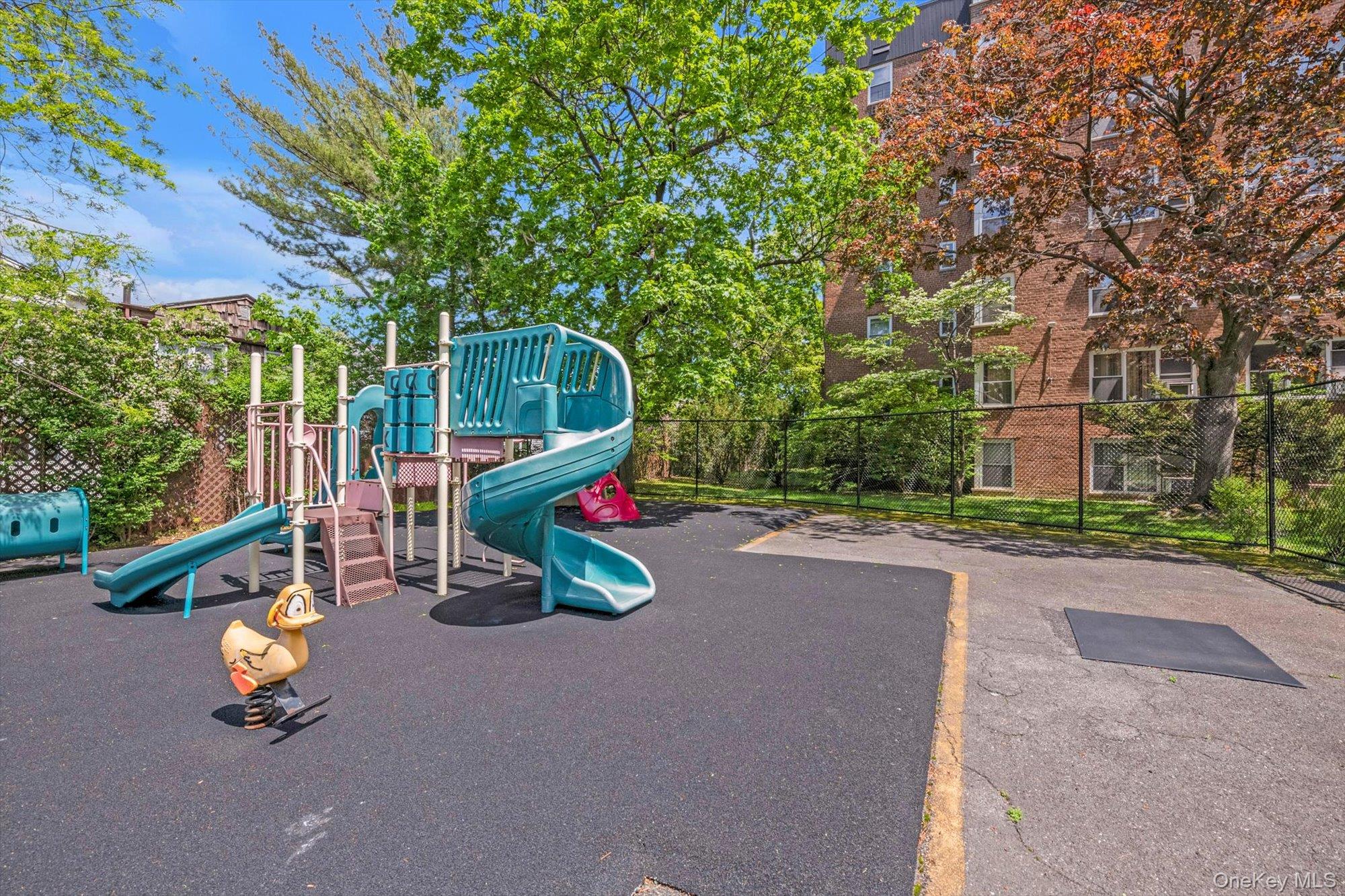 #17 photo, 209-25 18th Avenue, קווינס Bayside , NY 11360