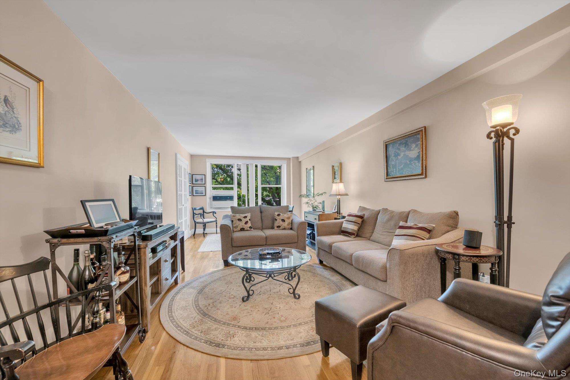 #3 photo, 209-25 18th Avenue, קווינס Bayside , NY 11360