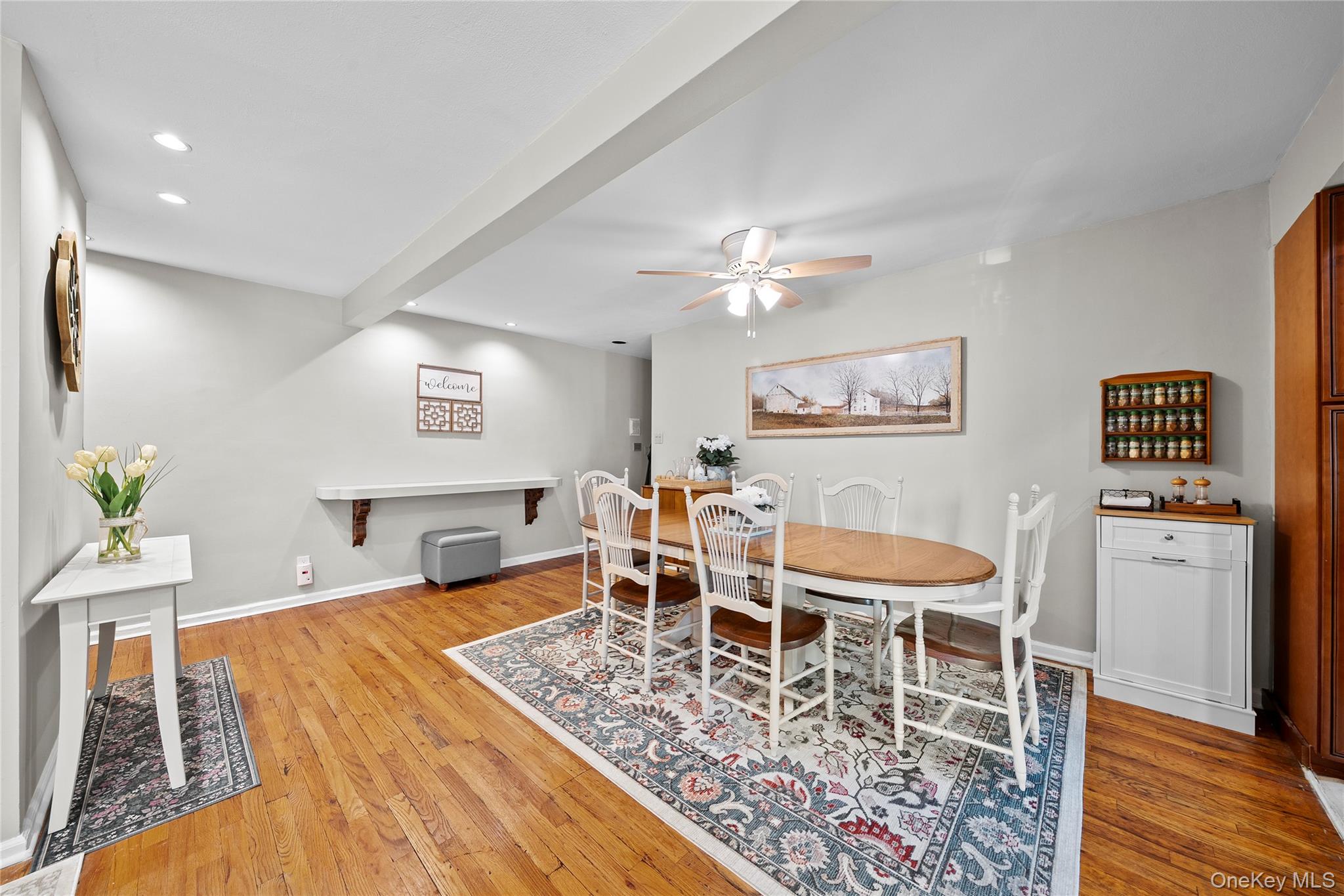 #10 photo, 1195 East Broadway, Hewlett , NY 11557