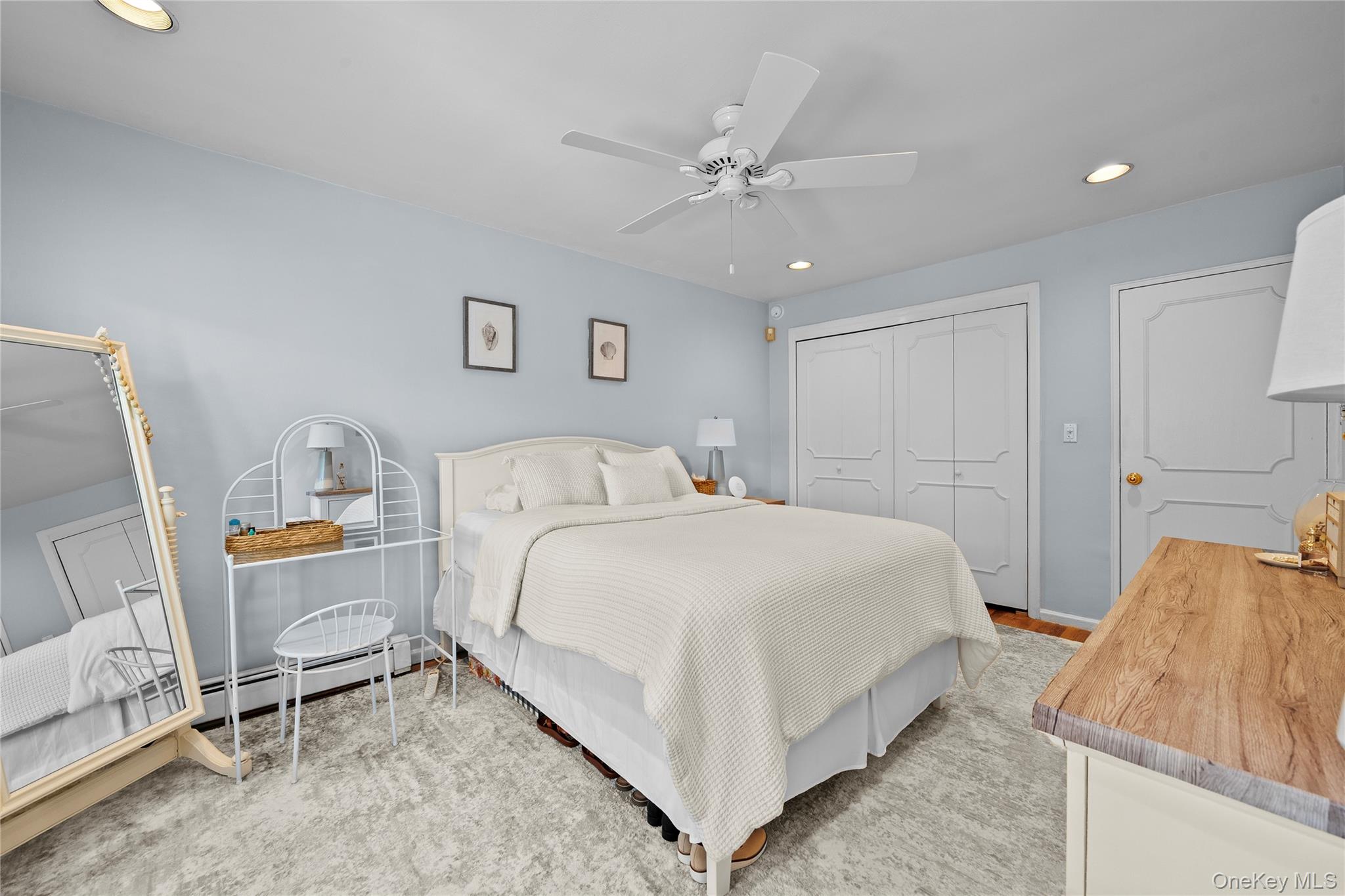 #15 photo, 1195 East Broadway, Hewlett , NY 11557