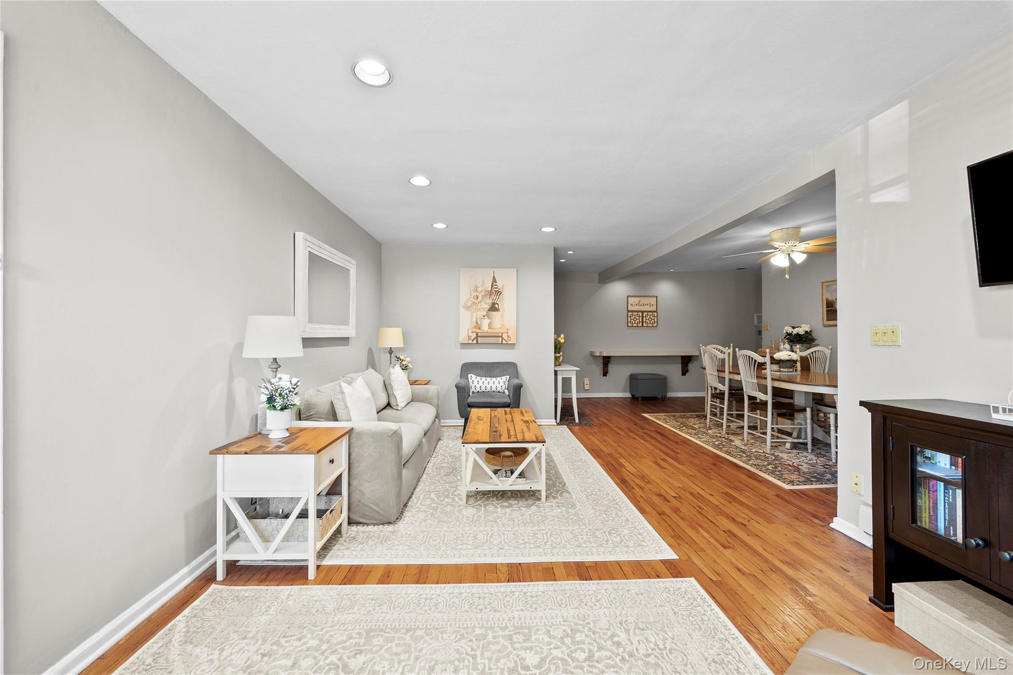 #2 photo, 1195 East Broadway, Hewlett , NY 11557