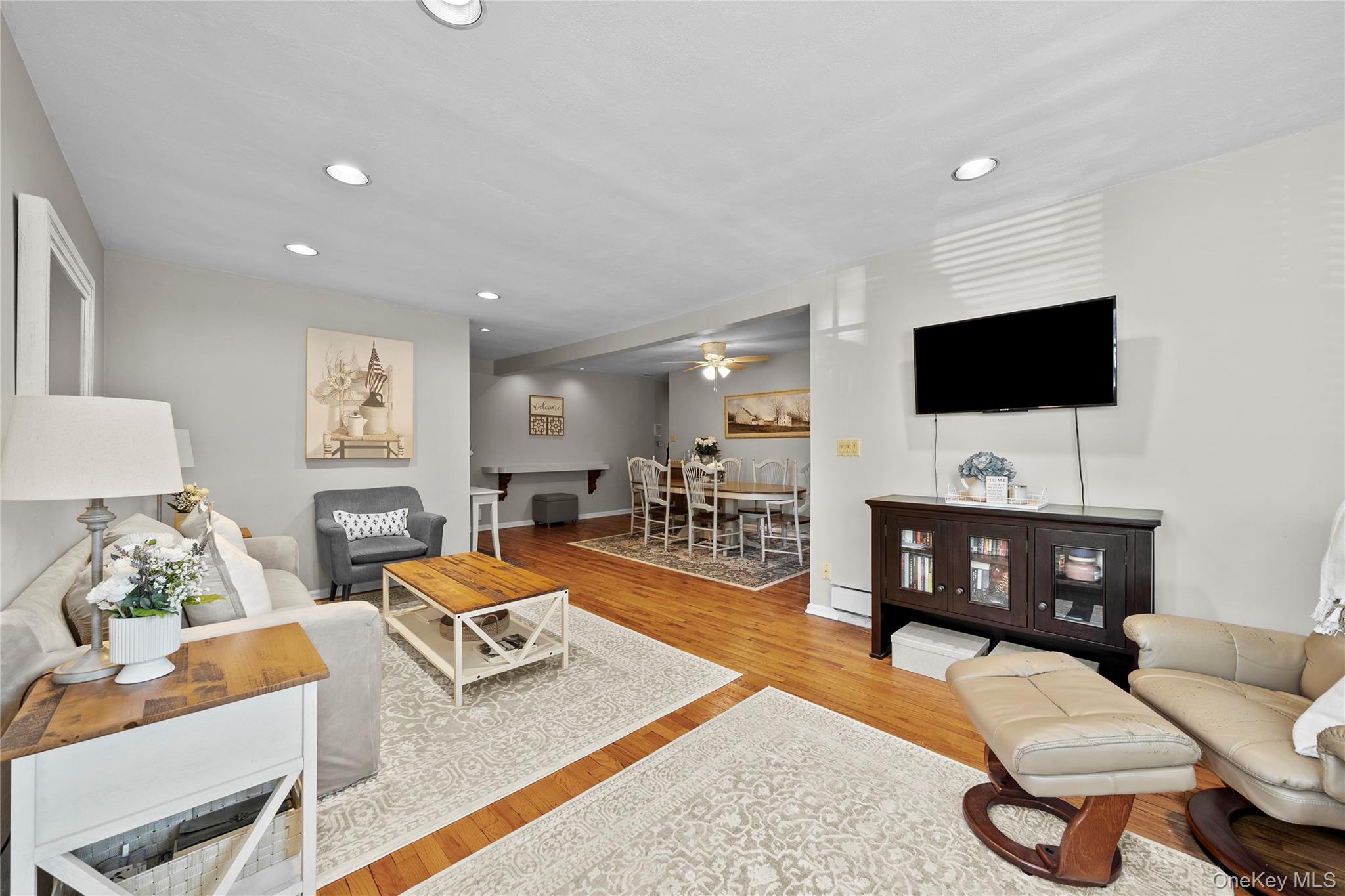 #3 photo, 1195 East Broadway, Hewlett , NY 11557