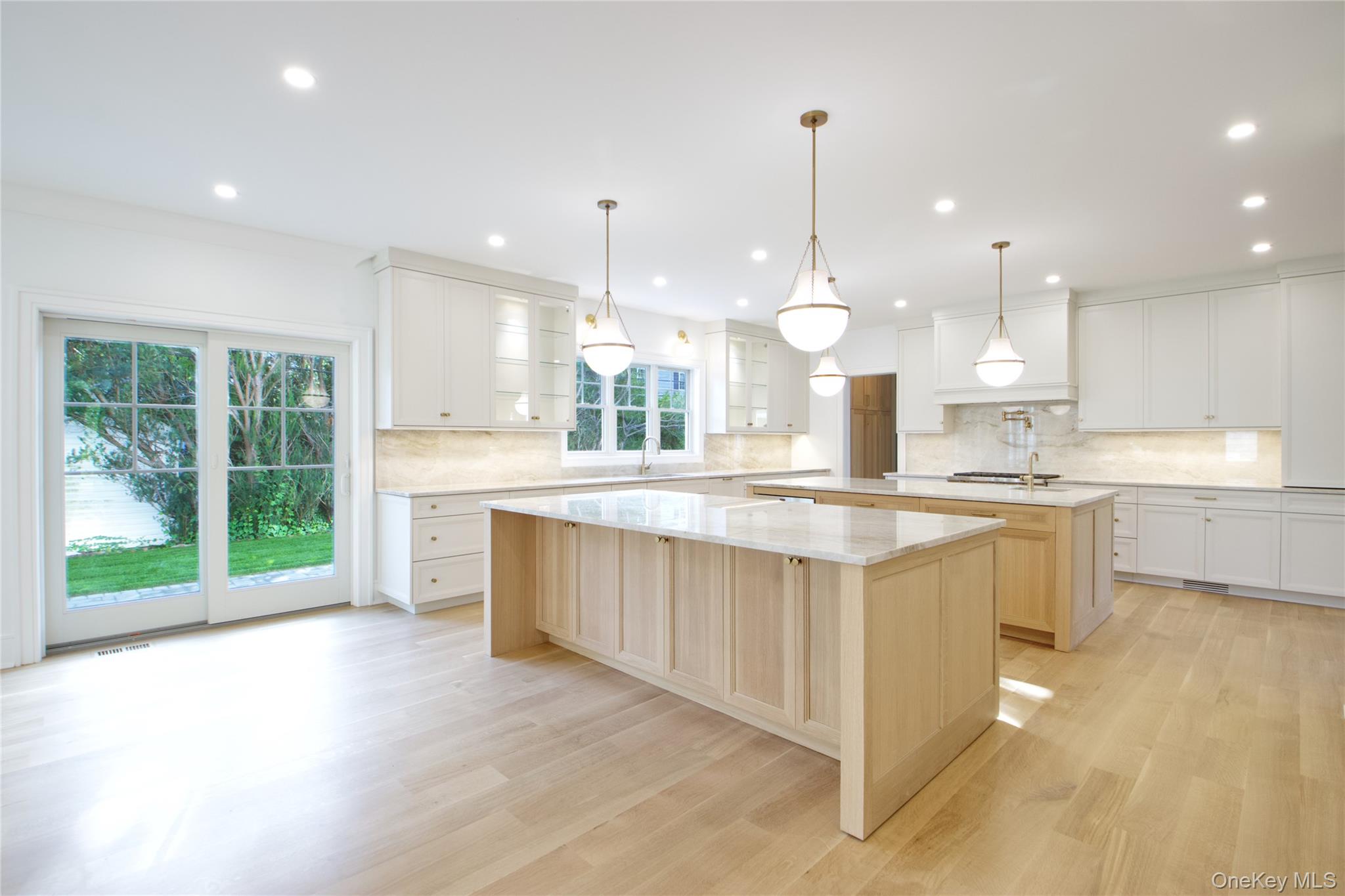 #10 photo, 225 Brixton Road, Garden City , NY 11530