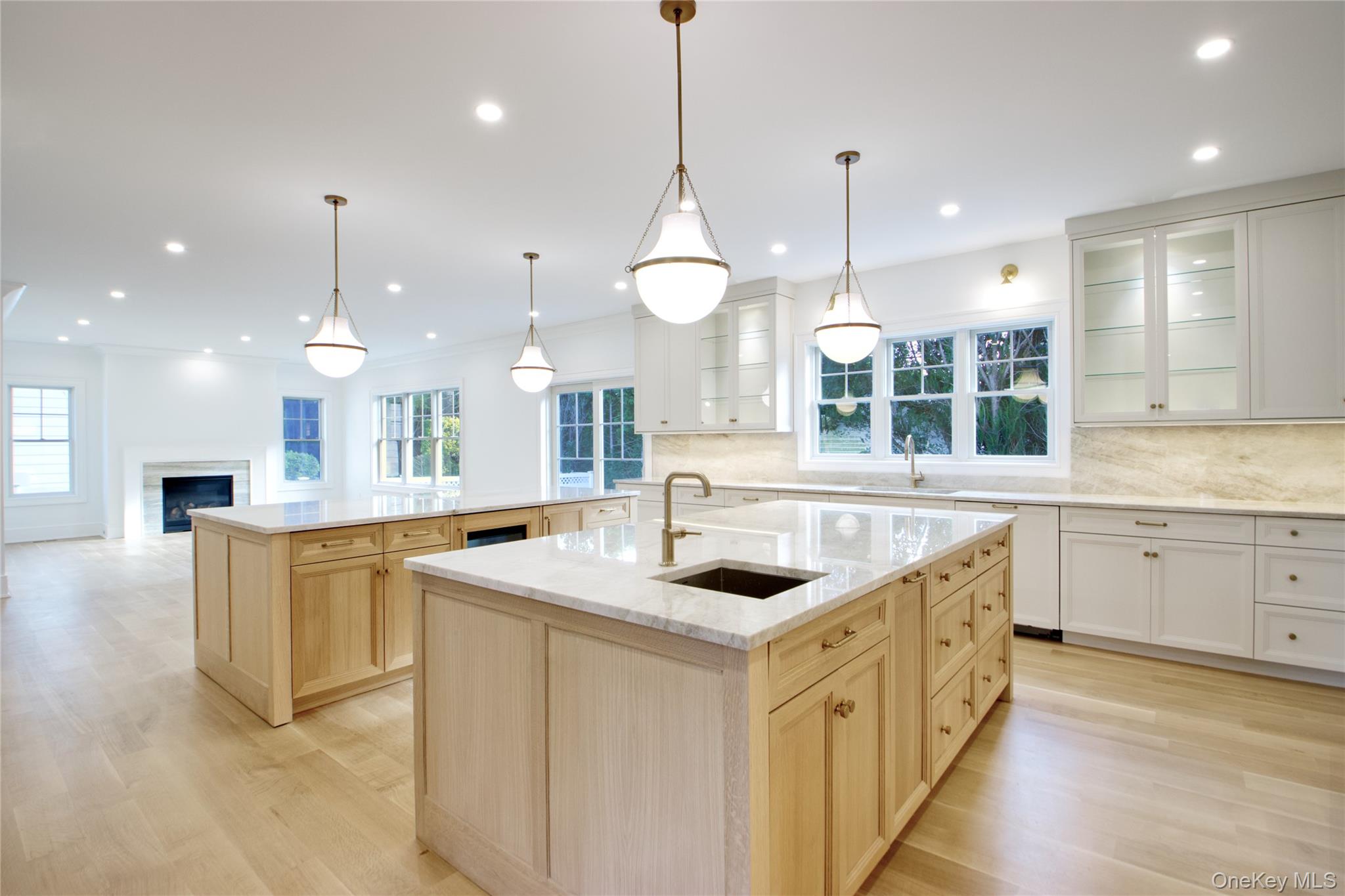 #11 photo, 225 Brixton Road, Garden City , NY 11530