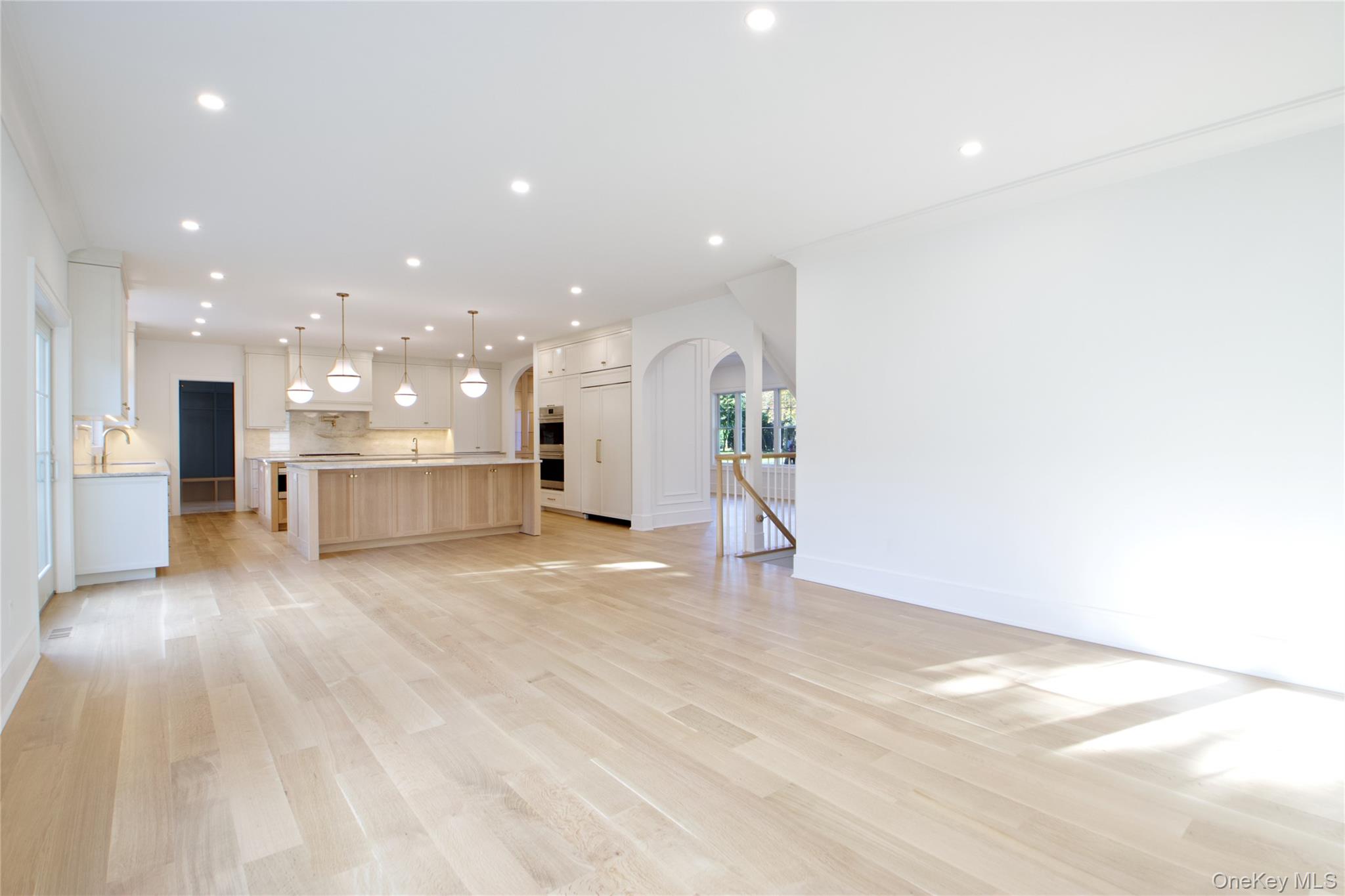 #12 photo, 225 Brixton Road, Garden City , NY 11530