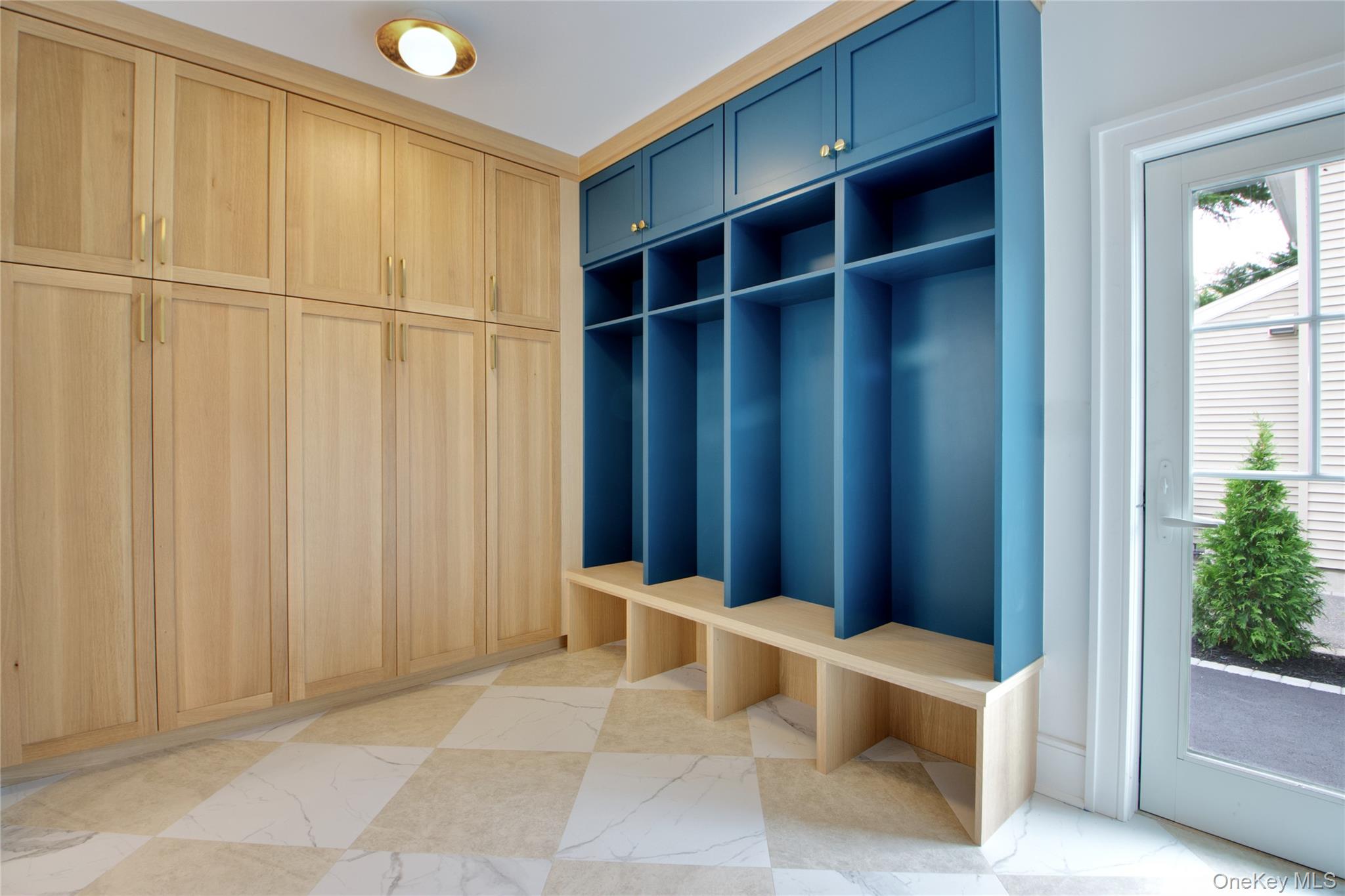 #13 photo, 225 Brixton Road, Garden City , NY 11530