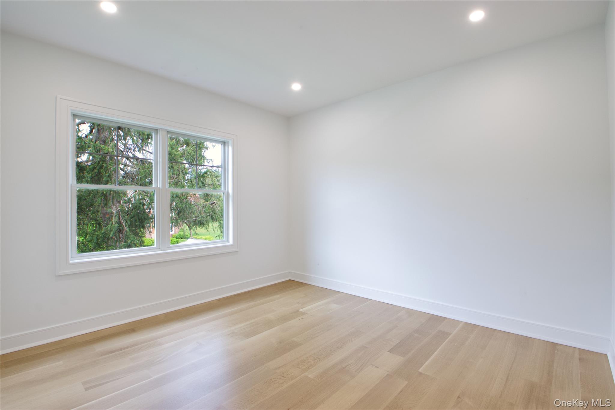 #16 photo, 225 Brixton Road, Garden City , NY 11530