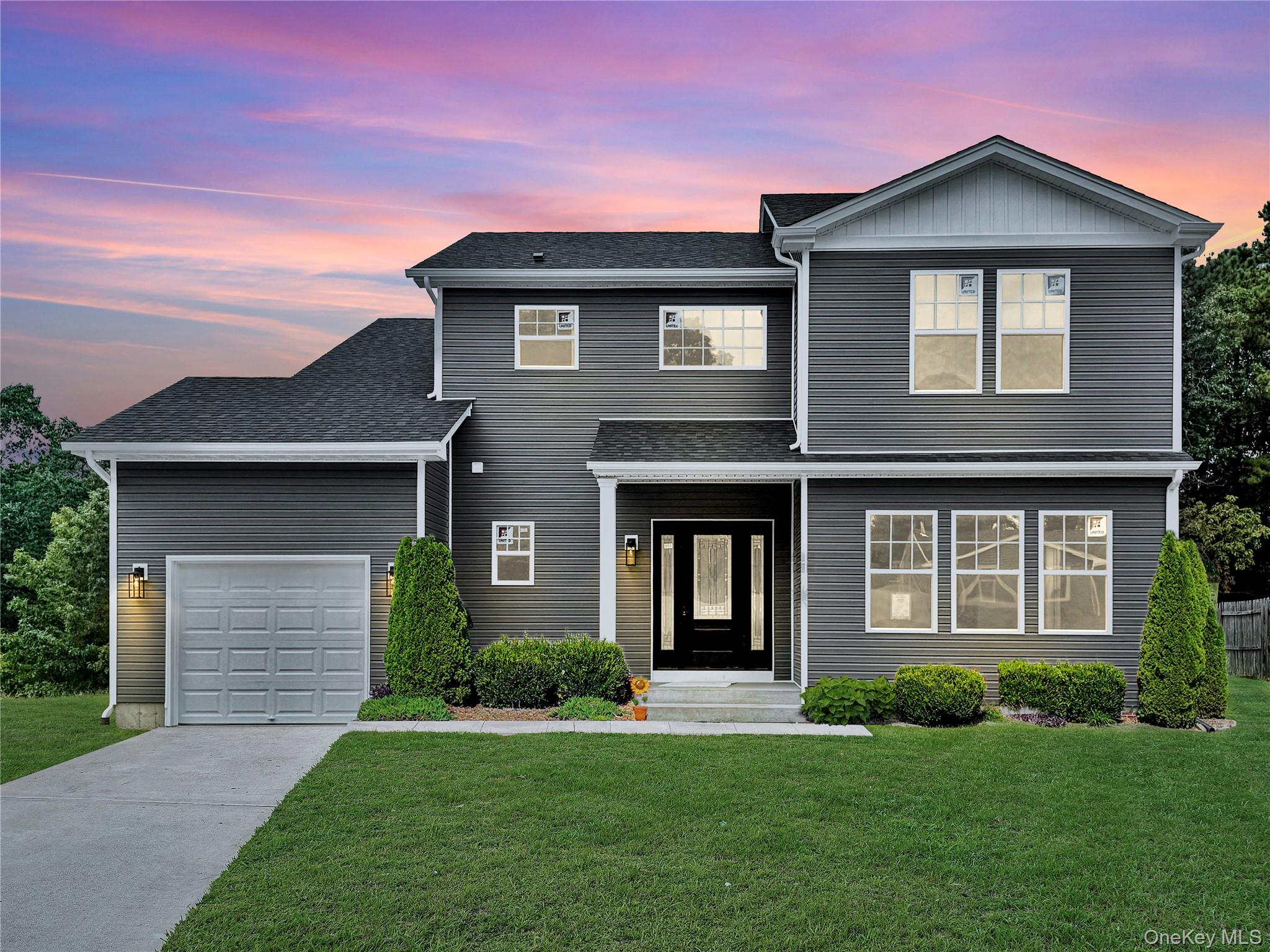 #1 photo, 42 Chestnut Street, سوفولك Coram , NY 11727