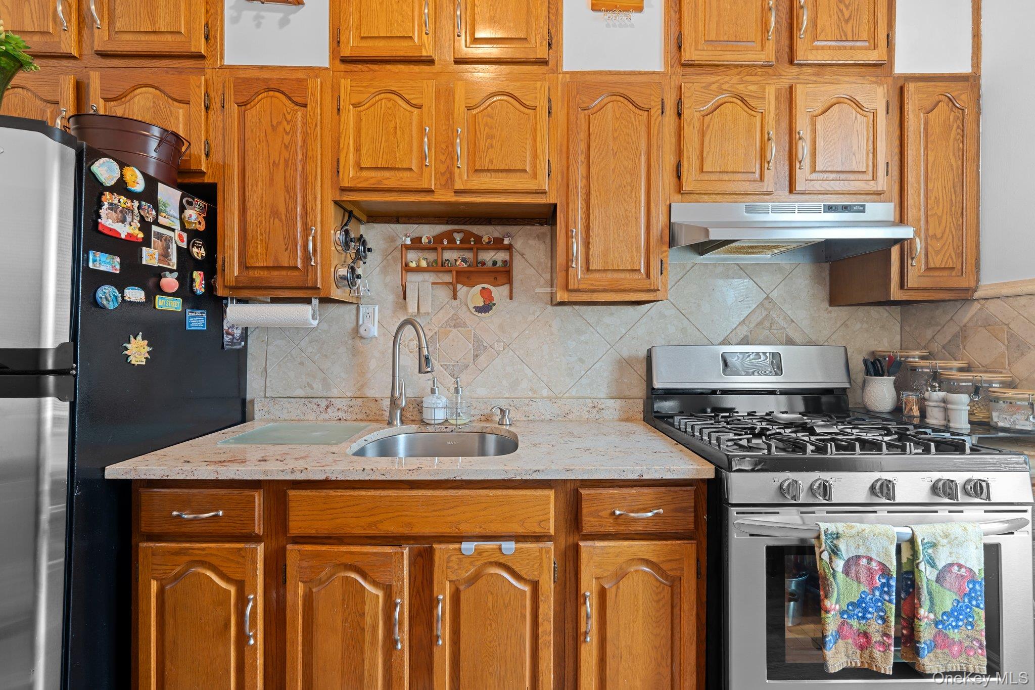 #10 photo, 9031 Fort Hamilton Parkway, Brooklyn , NY 11209