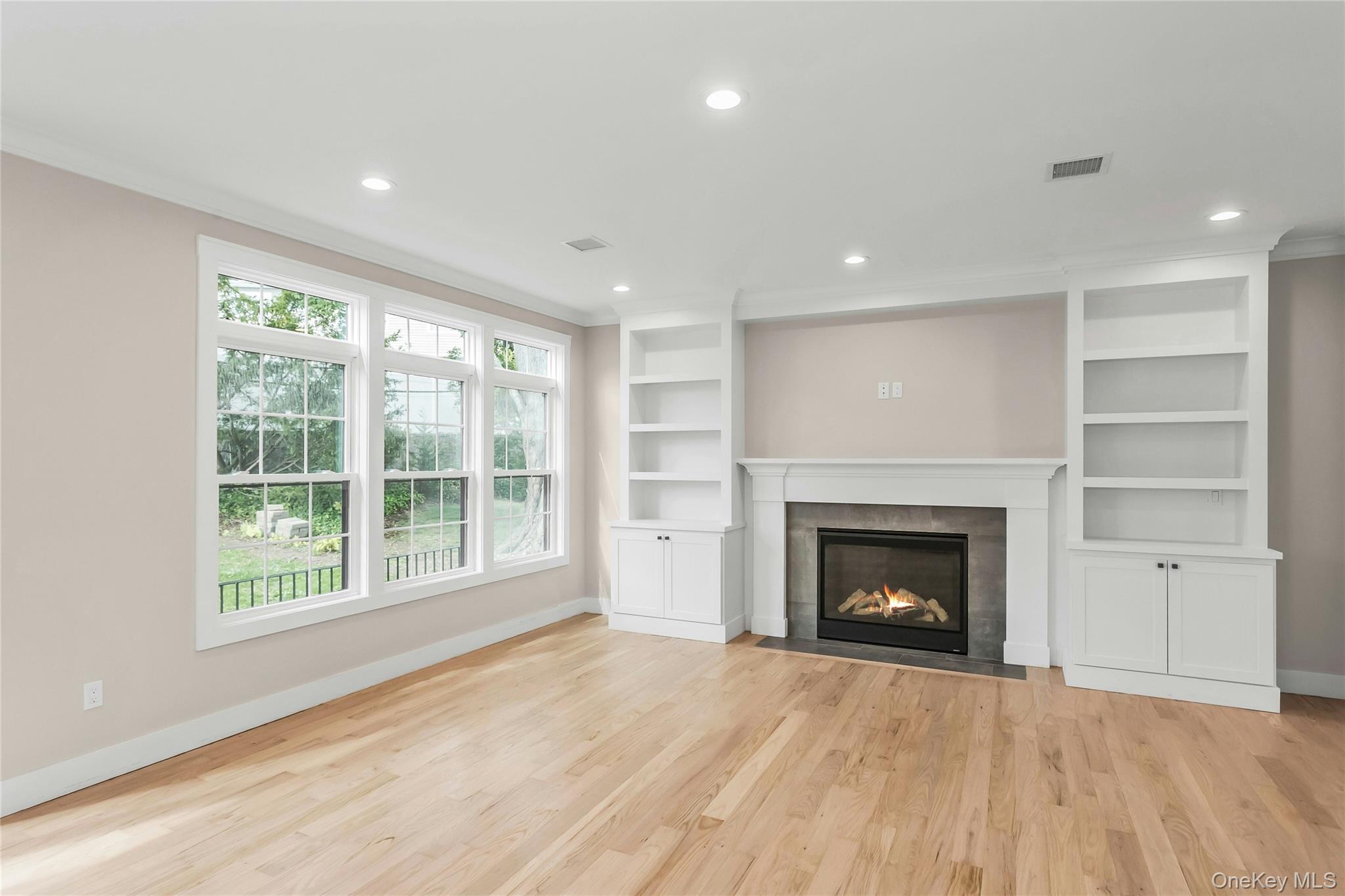 #13 photo, 8 Sebree Place, Plainview , NY 11803