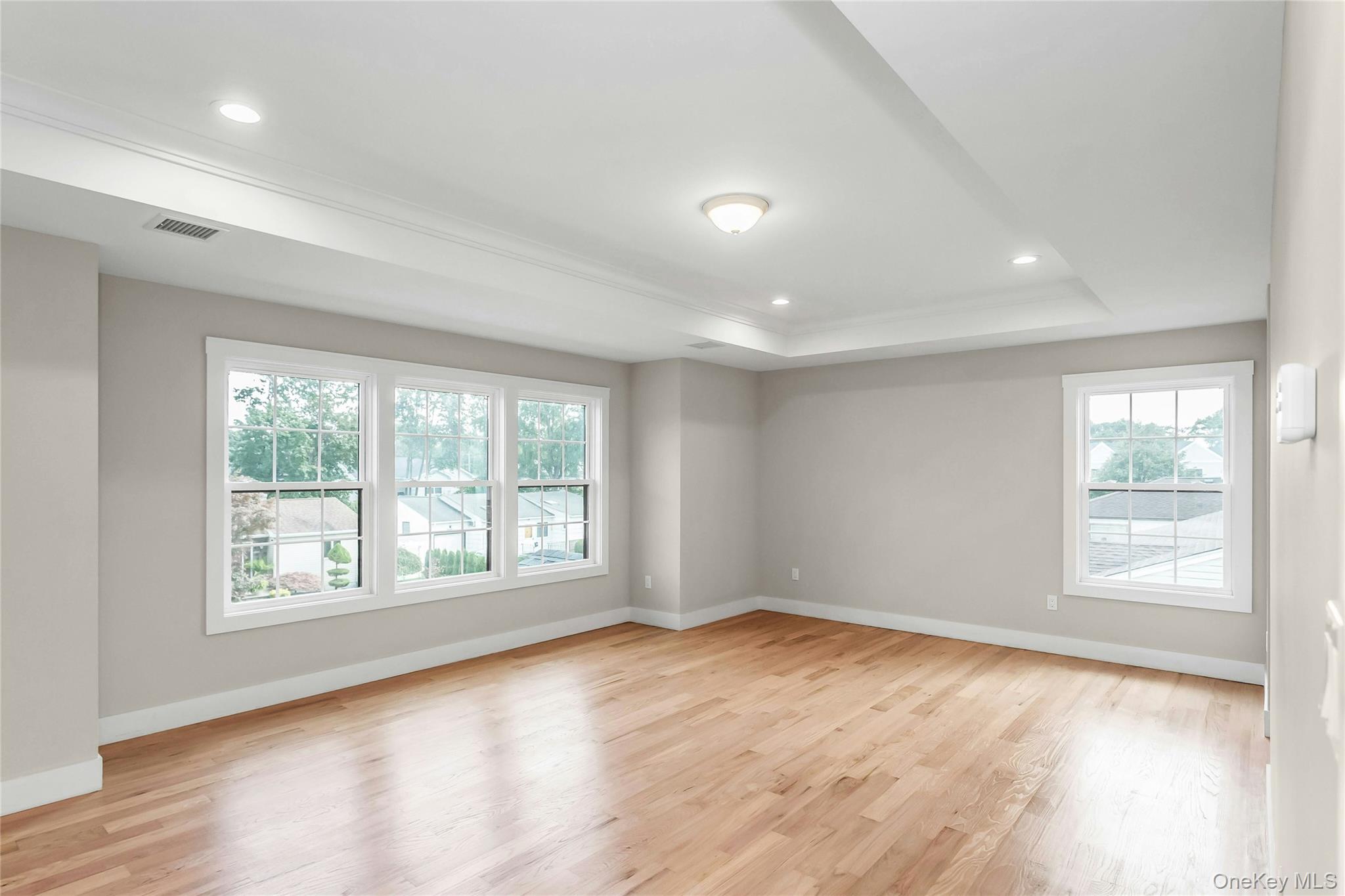 #17 photo, 8 Sebree Place, Plainview , NY 11803