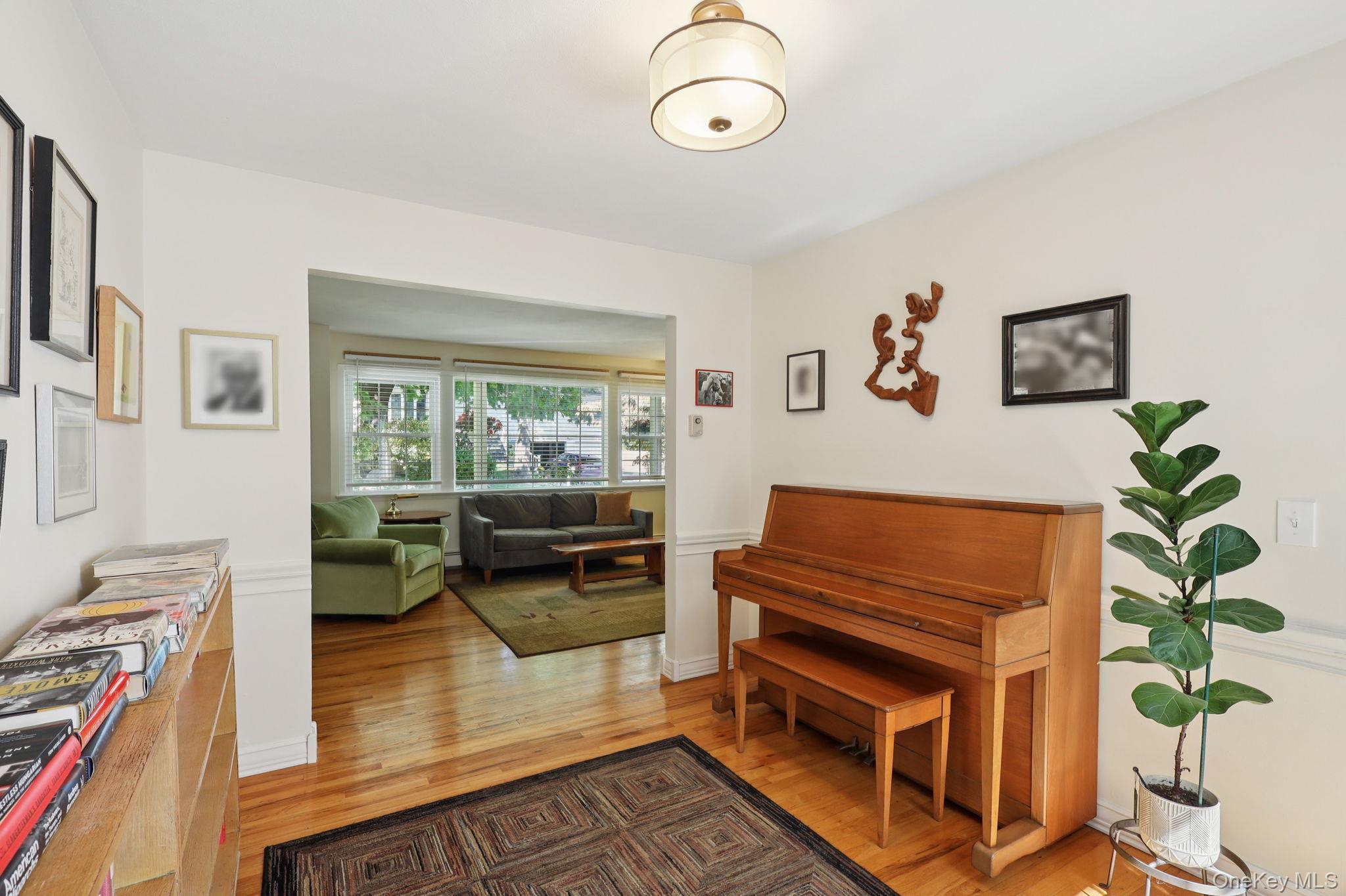 #10 photo, 230 Cook Street, サフォーク郡 Huntington Station , NY 11746