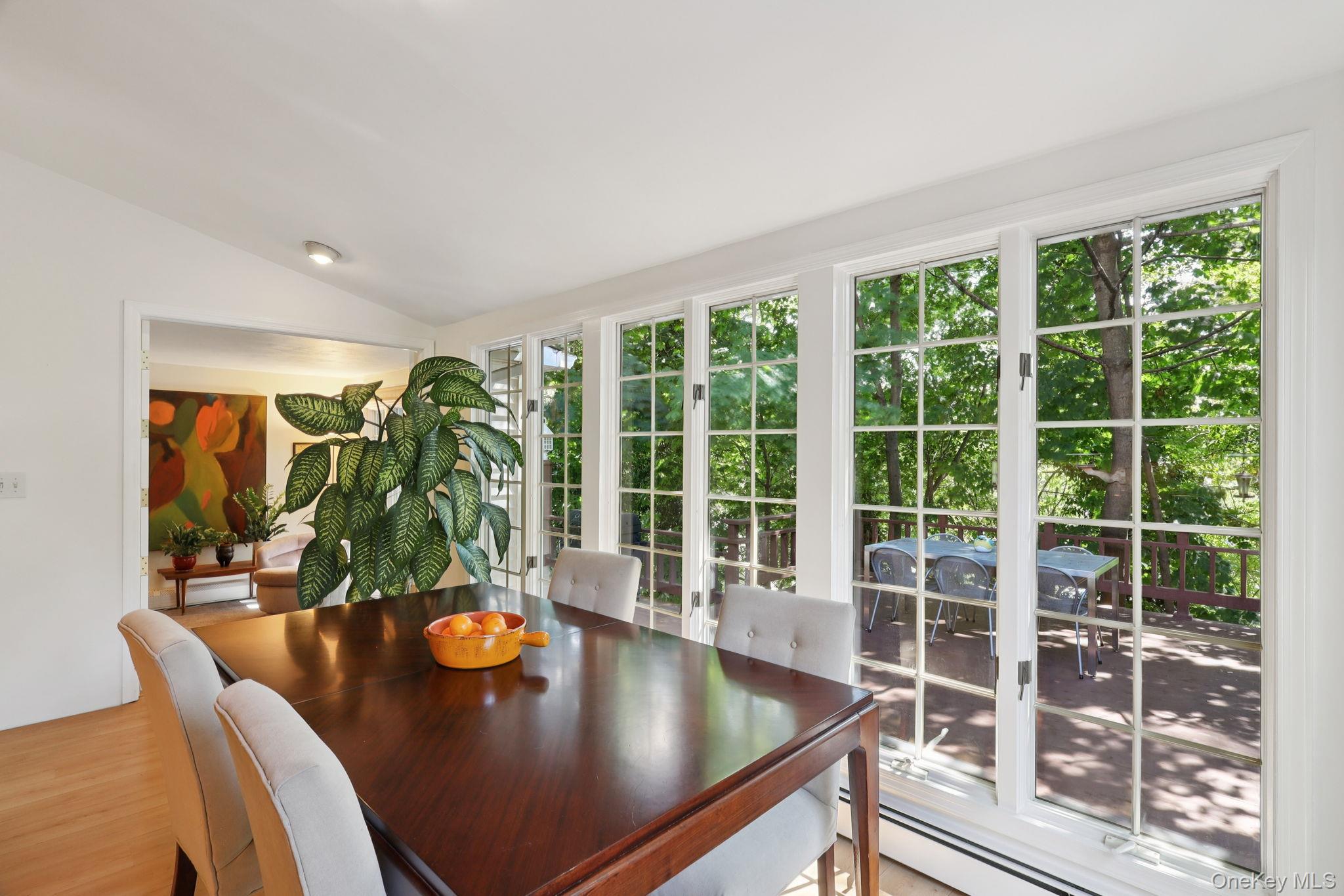 #11 photo, 230 Cook Street, サフォーク郡 Huntington Station , NY 11746