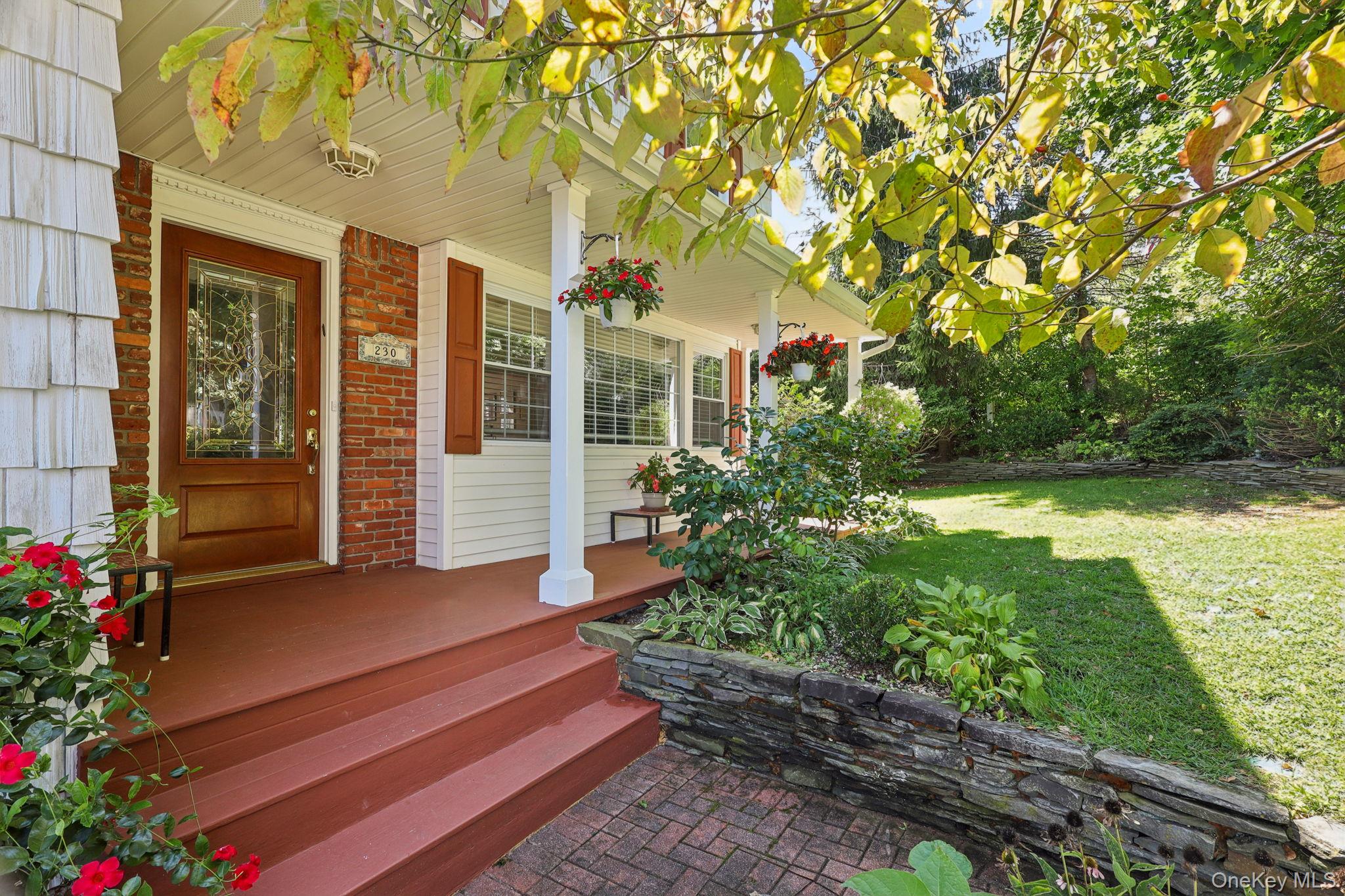 #2 photo, 230 Cook Street, サフォーク郡 Huntington Station , NY 11746