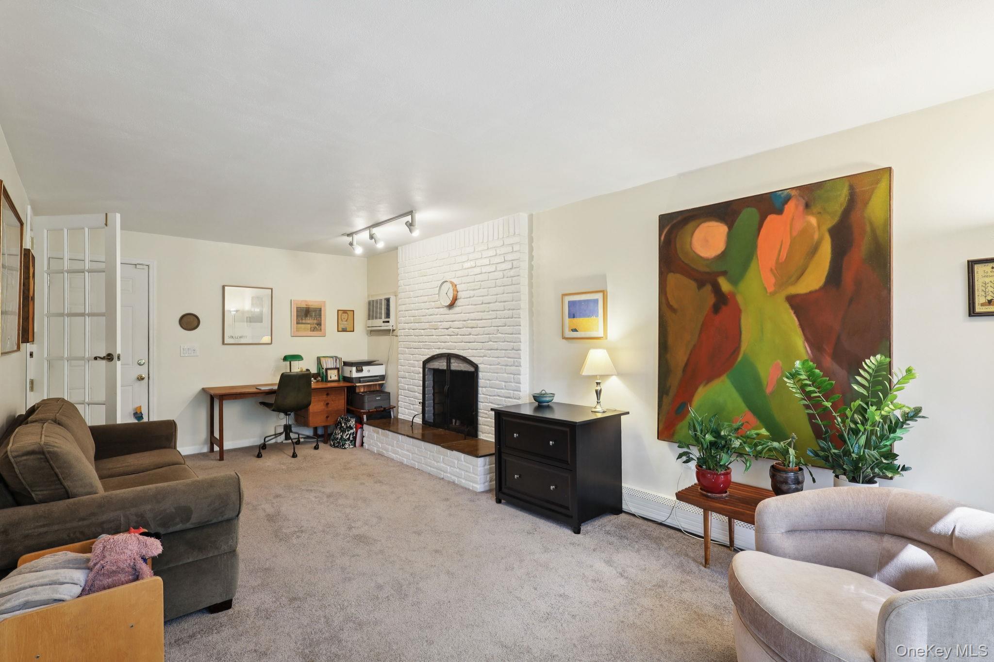 #20 photo, 230 Cook Street, サフォーク郡 Huntington Station , NY 11746