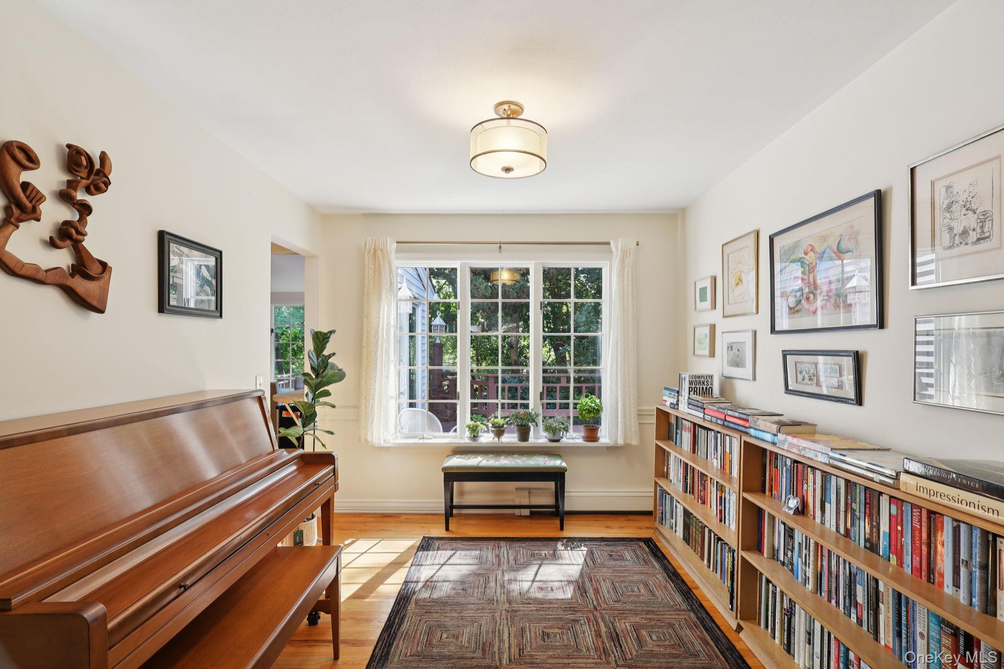 #8 photo, 230 Cook Street, サフォーク郡 Huntington Station , NY 11746