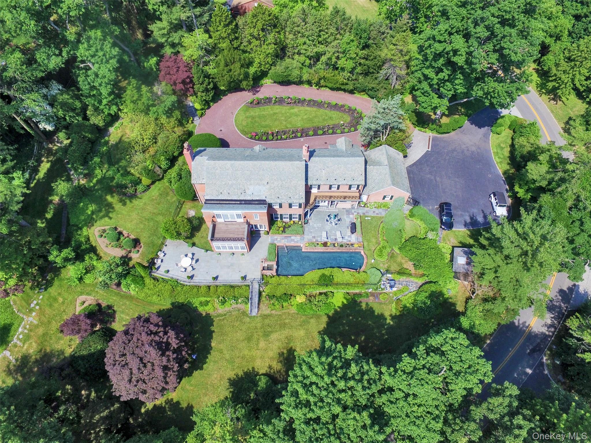 #1 photo, 40 Deer Park Road, Great Neck , NY 11024