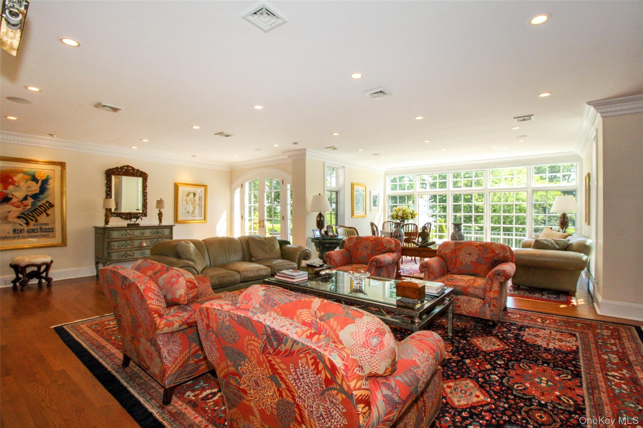 #13 photo, 40 Deer Park Road, Great Neck , NY 11024