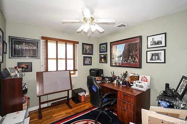 #16 photo, 15 Hedgerow Lane, Commack , NY 11725