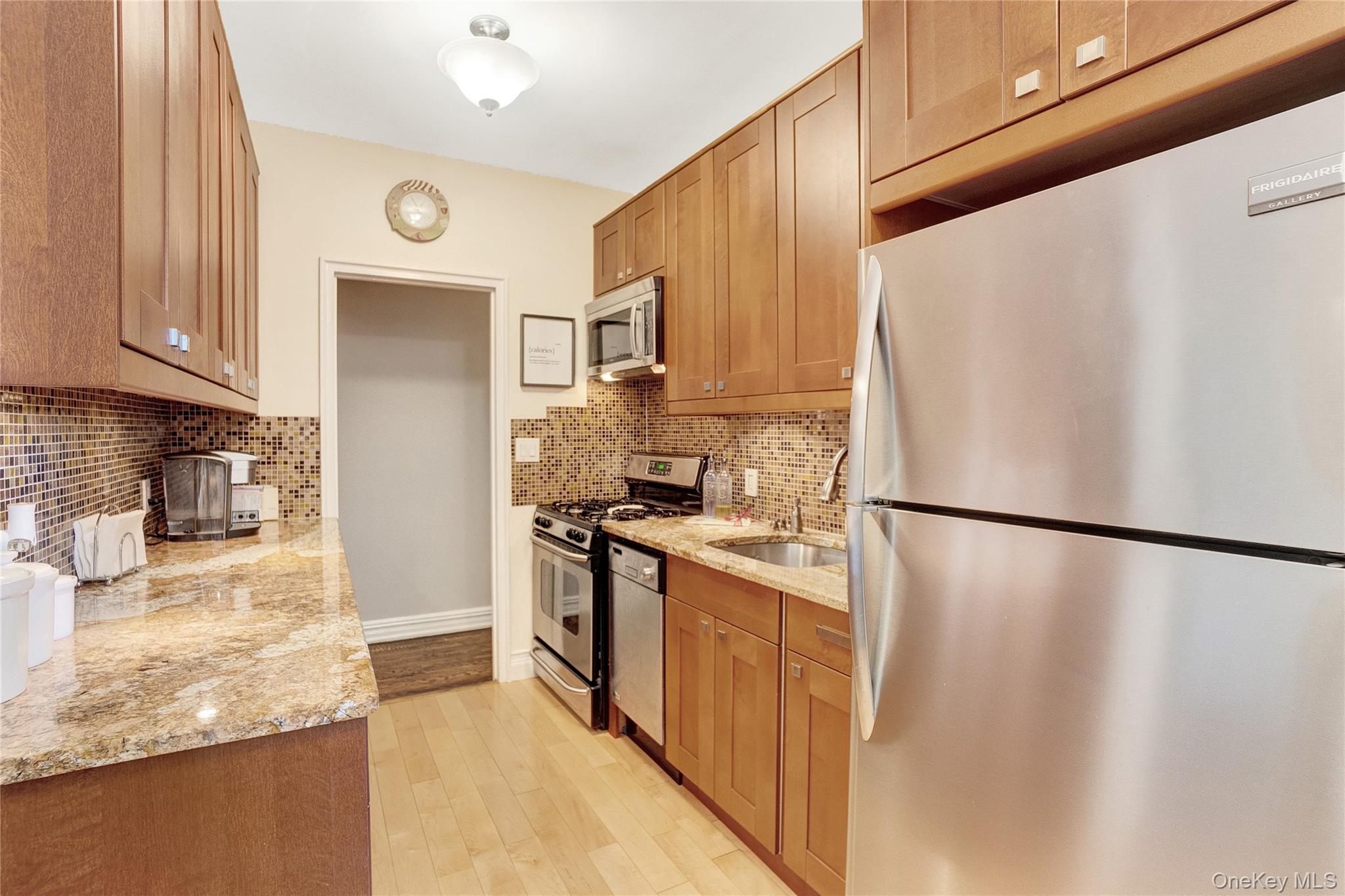 #12 photo, 55 Grand Avenue, ナッソー郡 Rockville Centre , NY 11570