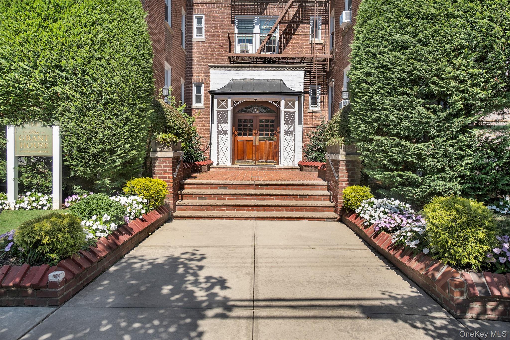 #2 photo, 55 Grand Avenue, ナッソー郡 Rockville Centre , NY 11570