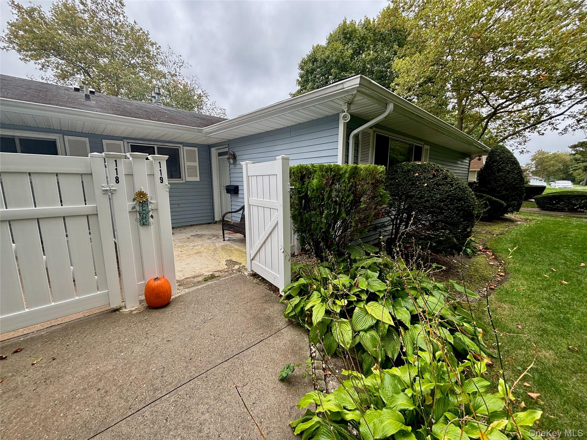 #1 photo, 119 Storm Drive, سوفولك Holtsville , NY 11742