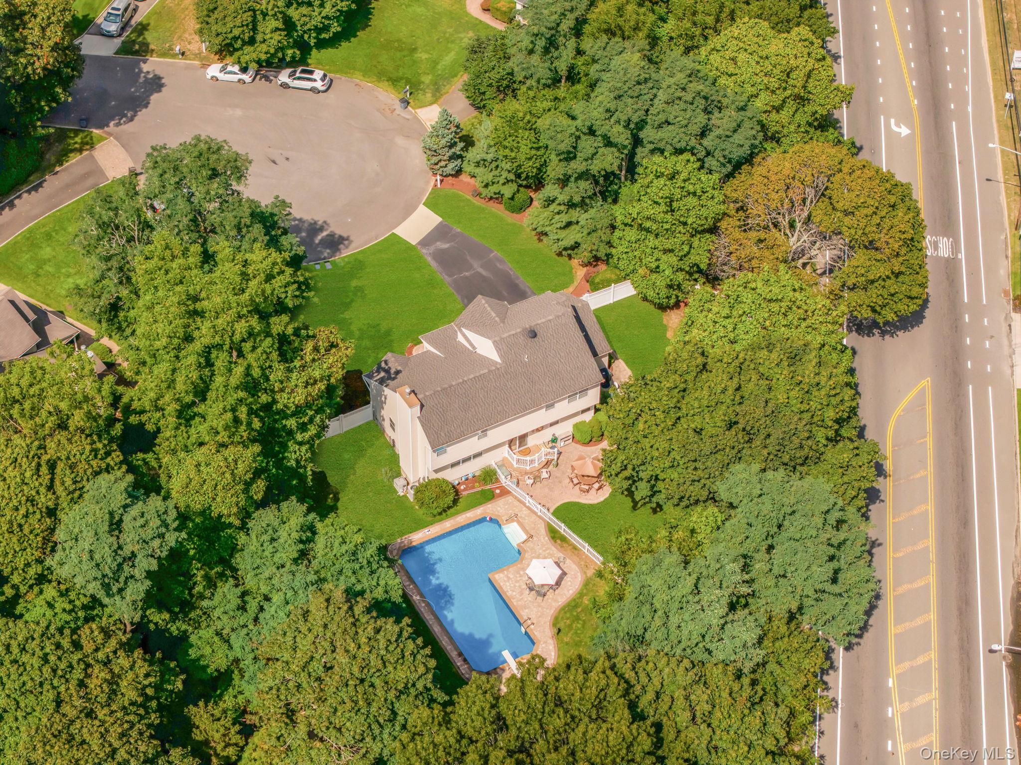 #12 photo, 37 Deer Lane, East Setauket , NY 11733