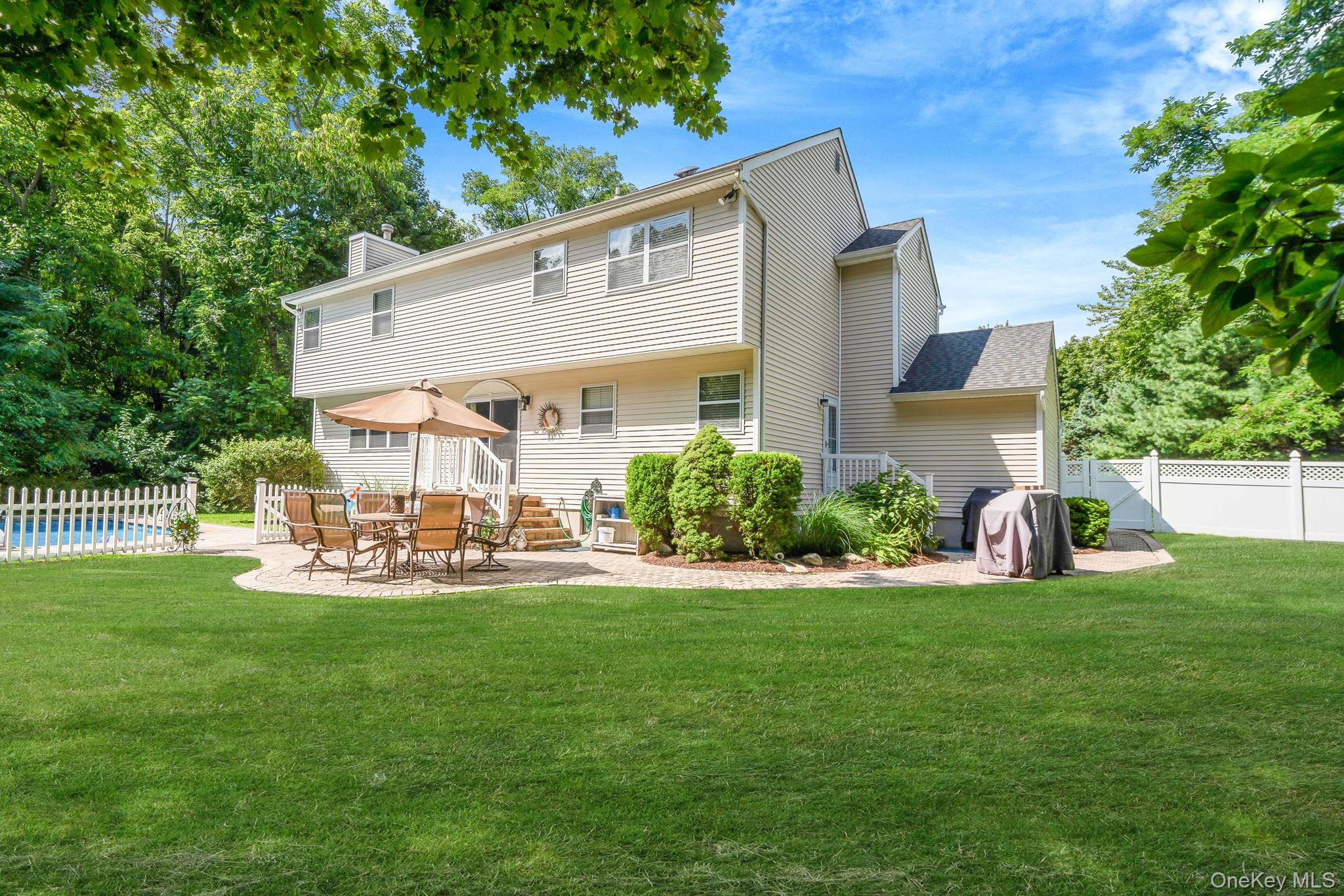 #7 photo, 37 Deer Lane, East Setauket , NY 11733