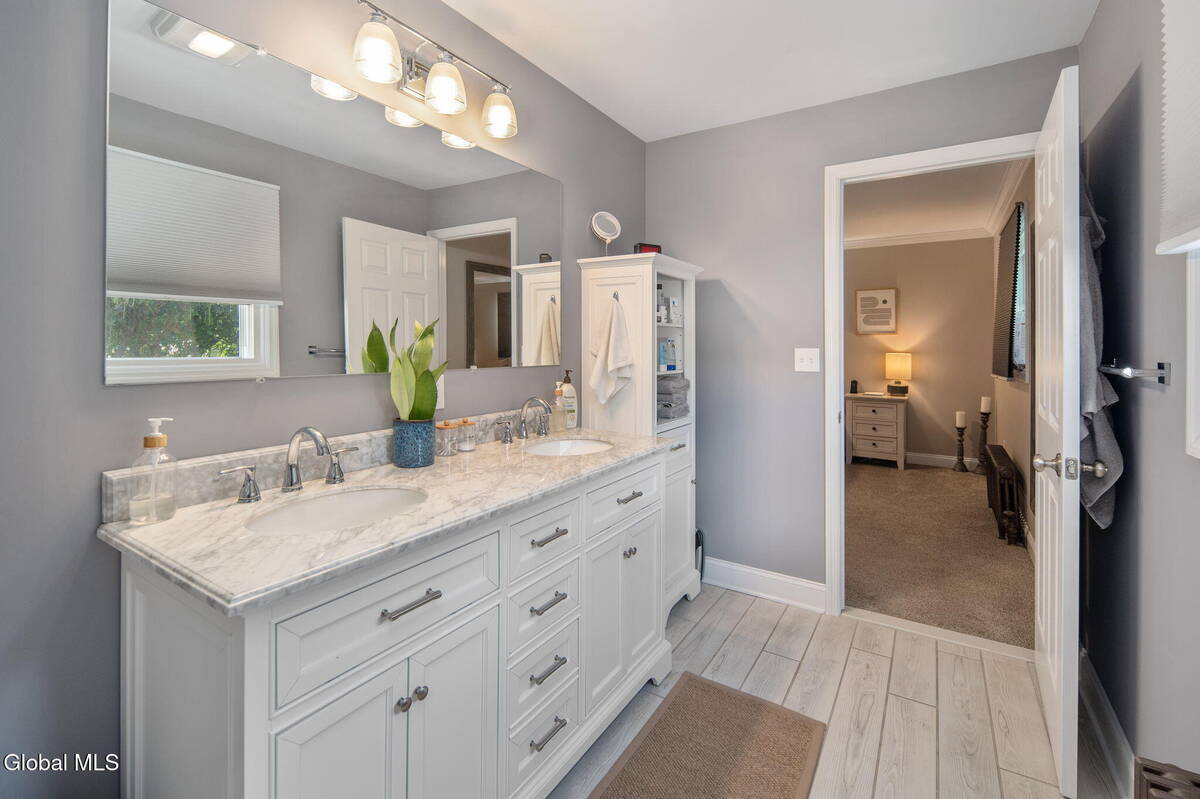 #10 photo, 2101 Hollywood Avenue, Rotterdam , NY 12306