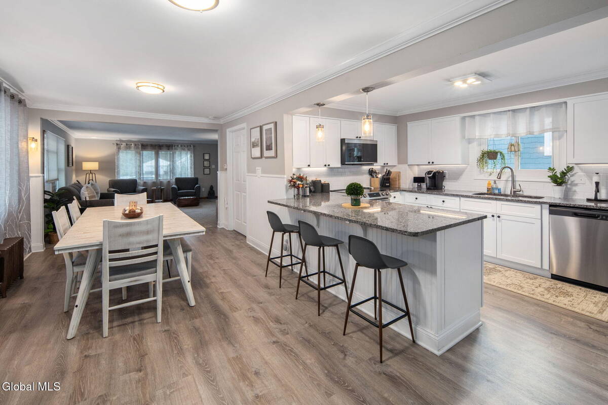 #2 photo, 2101 Hollywood Avenue, Rotterdam , NY 12306