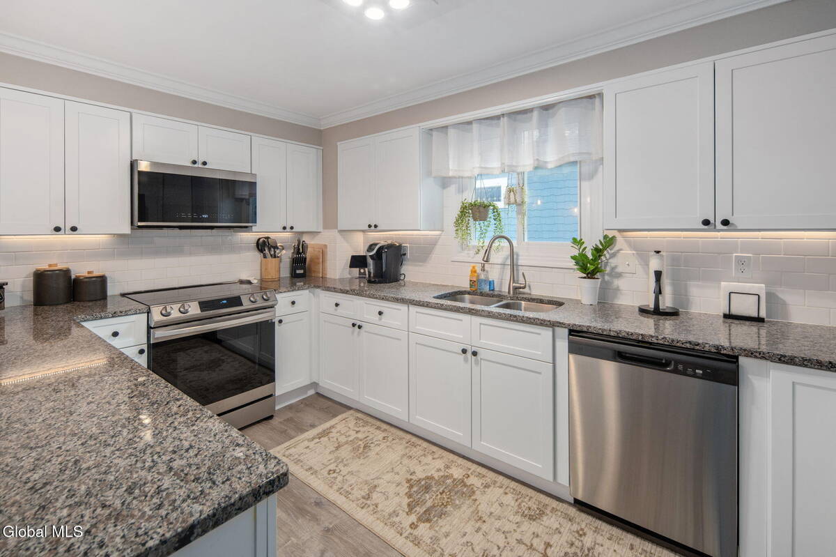 #3 photo, 2101 Hollywood Avenue, Rotterdam , NY 12306