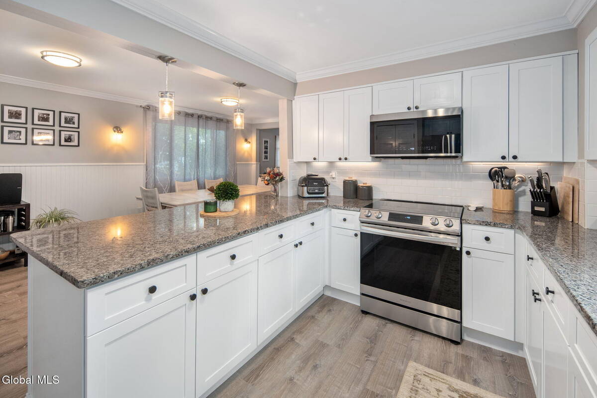 #4 photo, 2101 Hollywood Avenue, Rotterdam , NY 12306