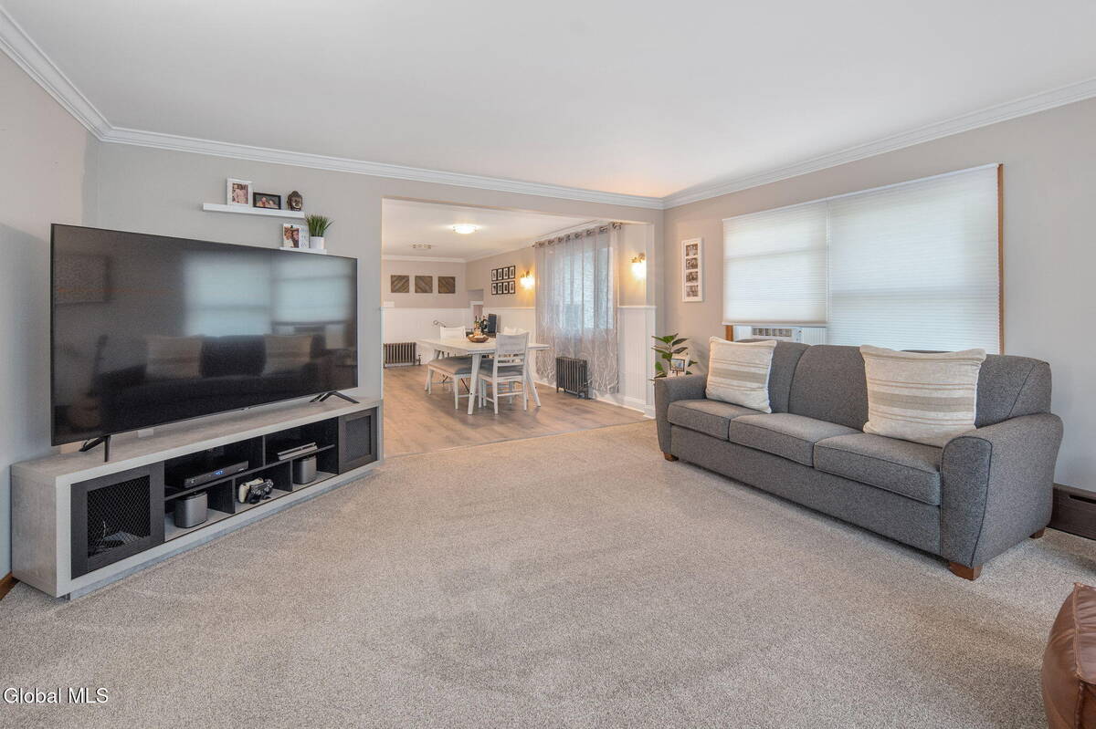 #8 photo, 2101 Hollywood Avenue, Rotterdam , NY 12306