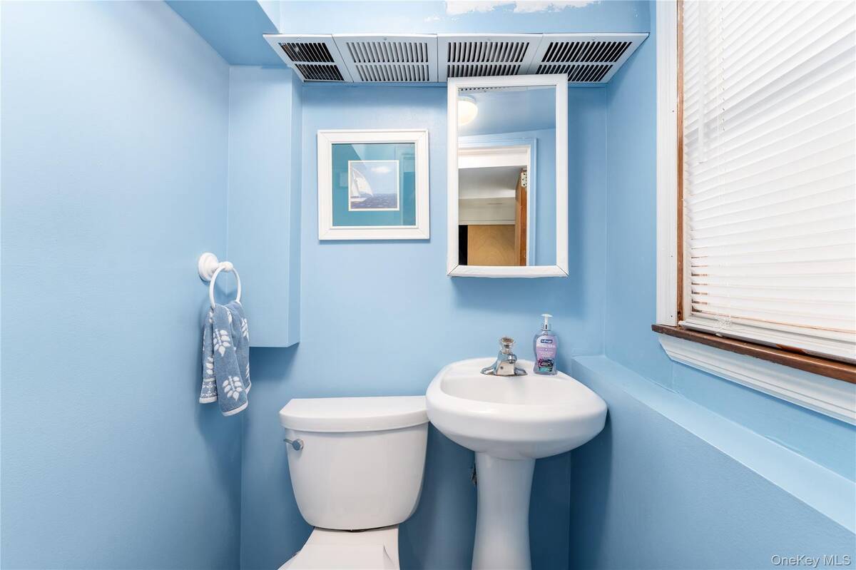 #25 photo, 11 Eaton Road, Syosset , NY 11791