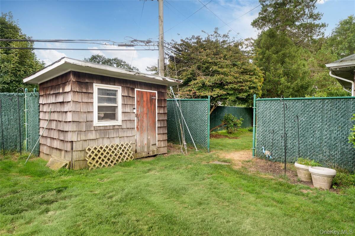 #30 photo, 11 Eaton Road, Syosset , NY 11791