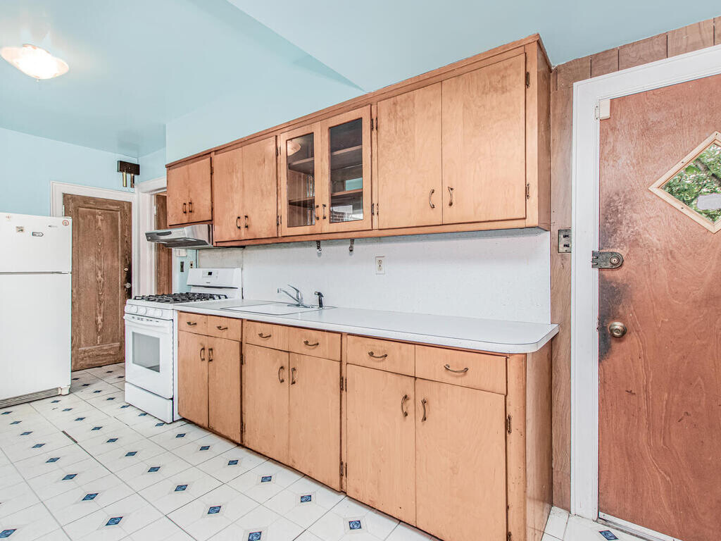 #13 photo, 5621 POST Road, North Riverdale , NY 10471