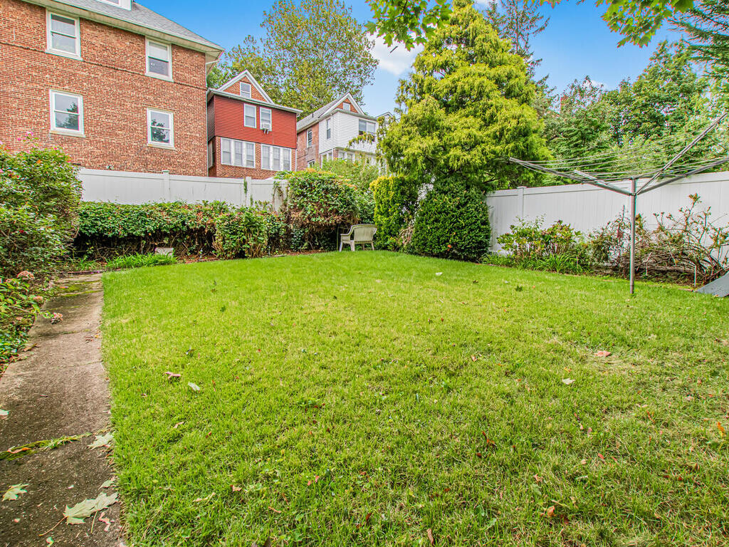 #8 photo, 5621 POST Road, North Riverdale , NY 10471