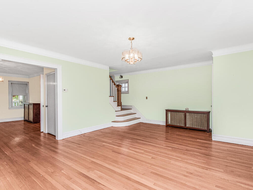 #9 photo, 5621 POST Road, North Riverdale , NY 10471