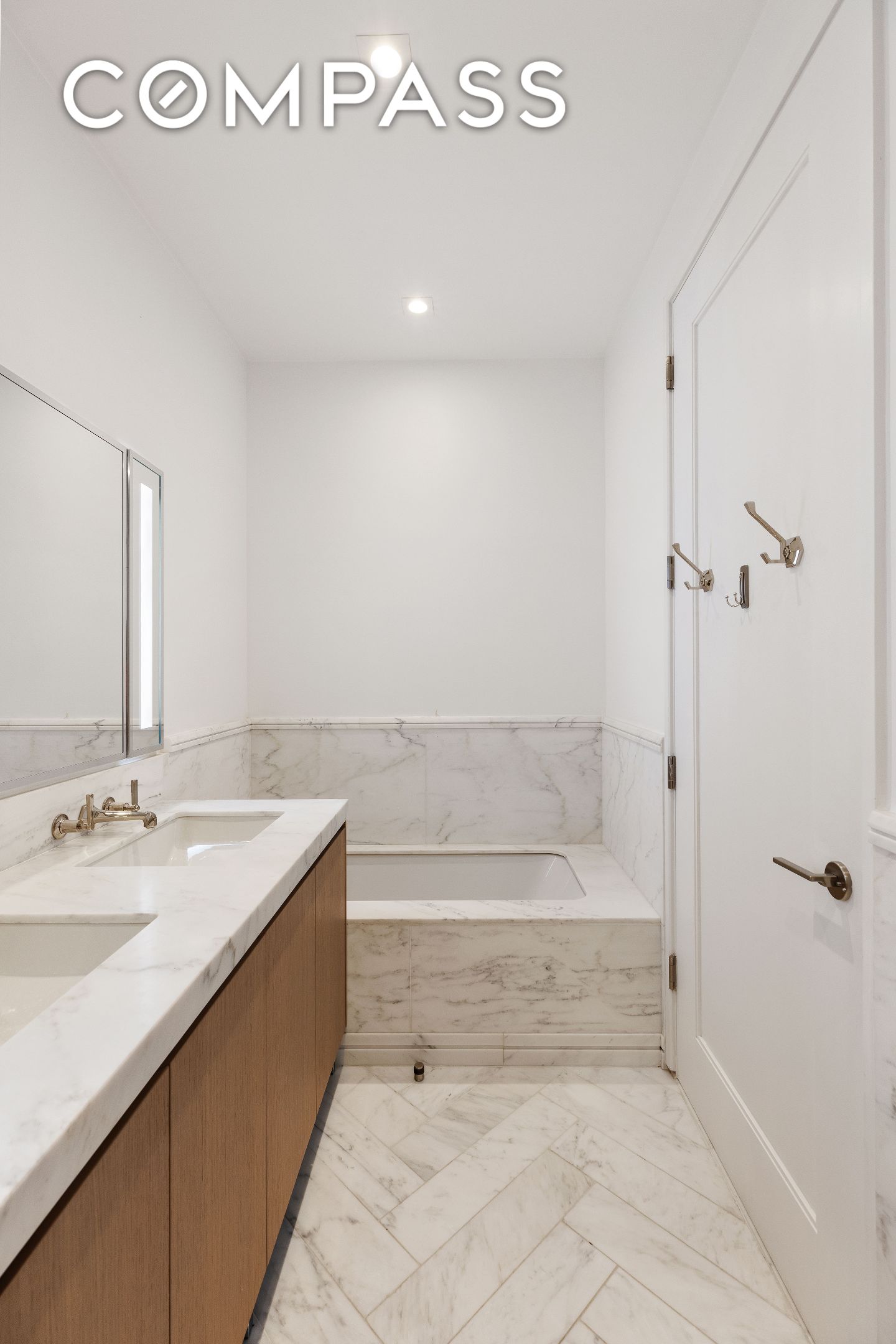 #8 photo, 215 E 19th Street, Gramercy , NY 10003