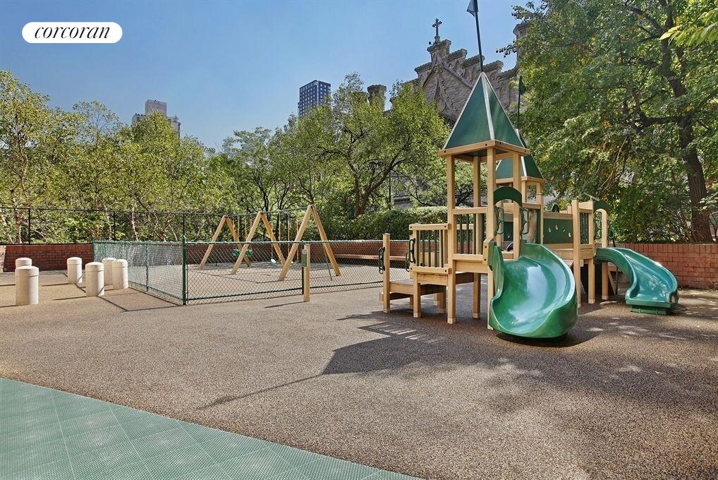 #11 photo, 1601 3RD Avenue, Yorkville , NY 10128