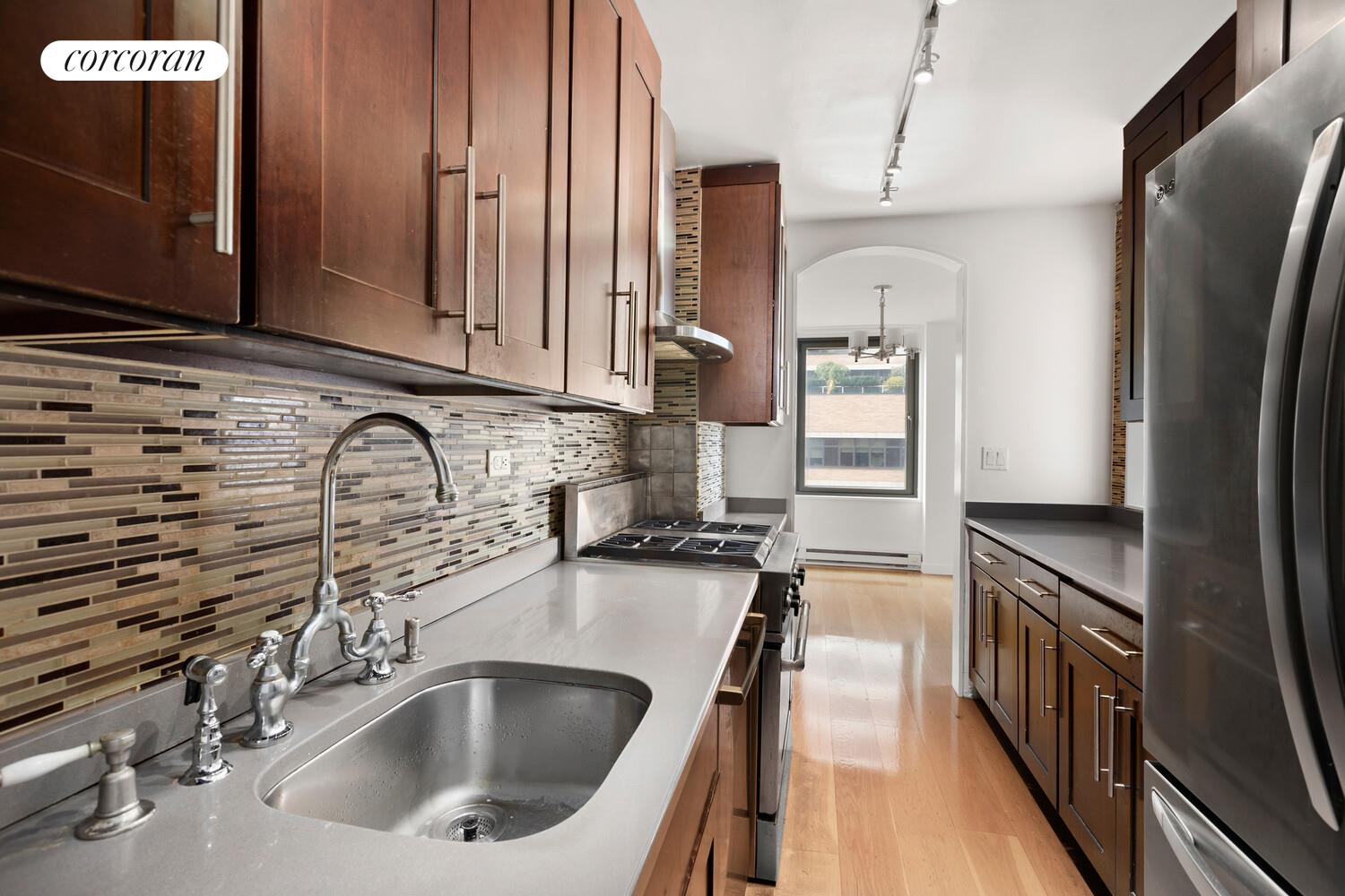 #5 photo, 1601 3RD Avenue, Yorkville , NY 10128