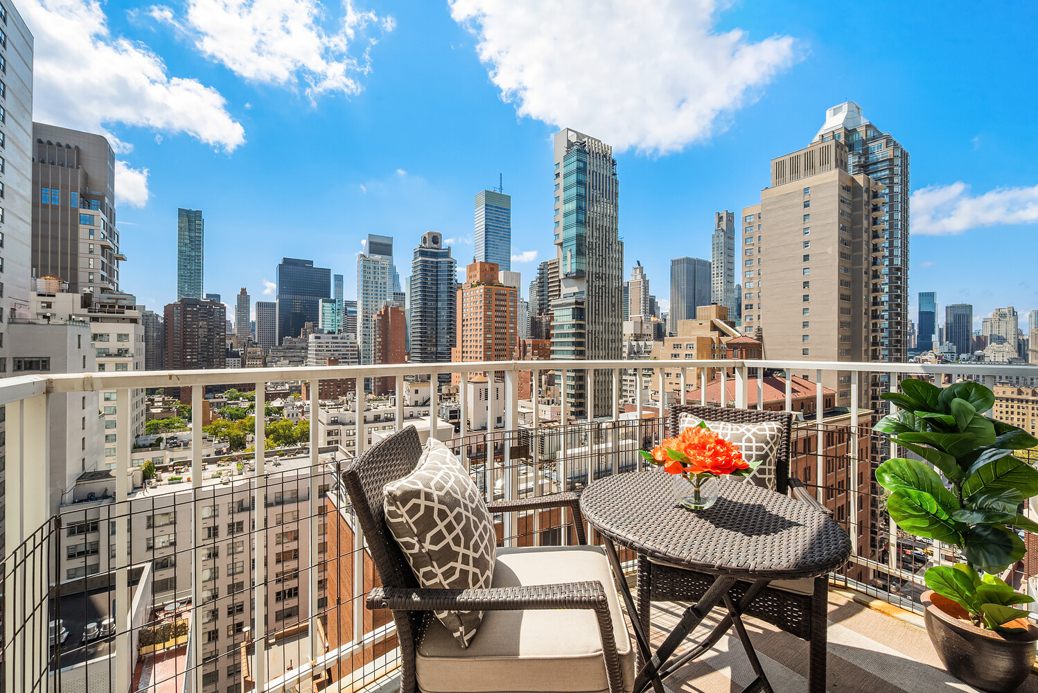 #1 photo, 220 E 65TH Street, मैनहटन Lenox Hill , NY 10065