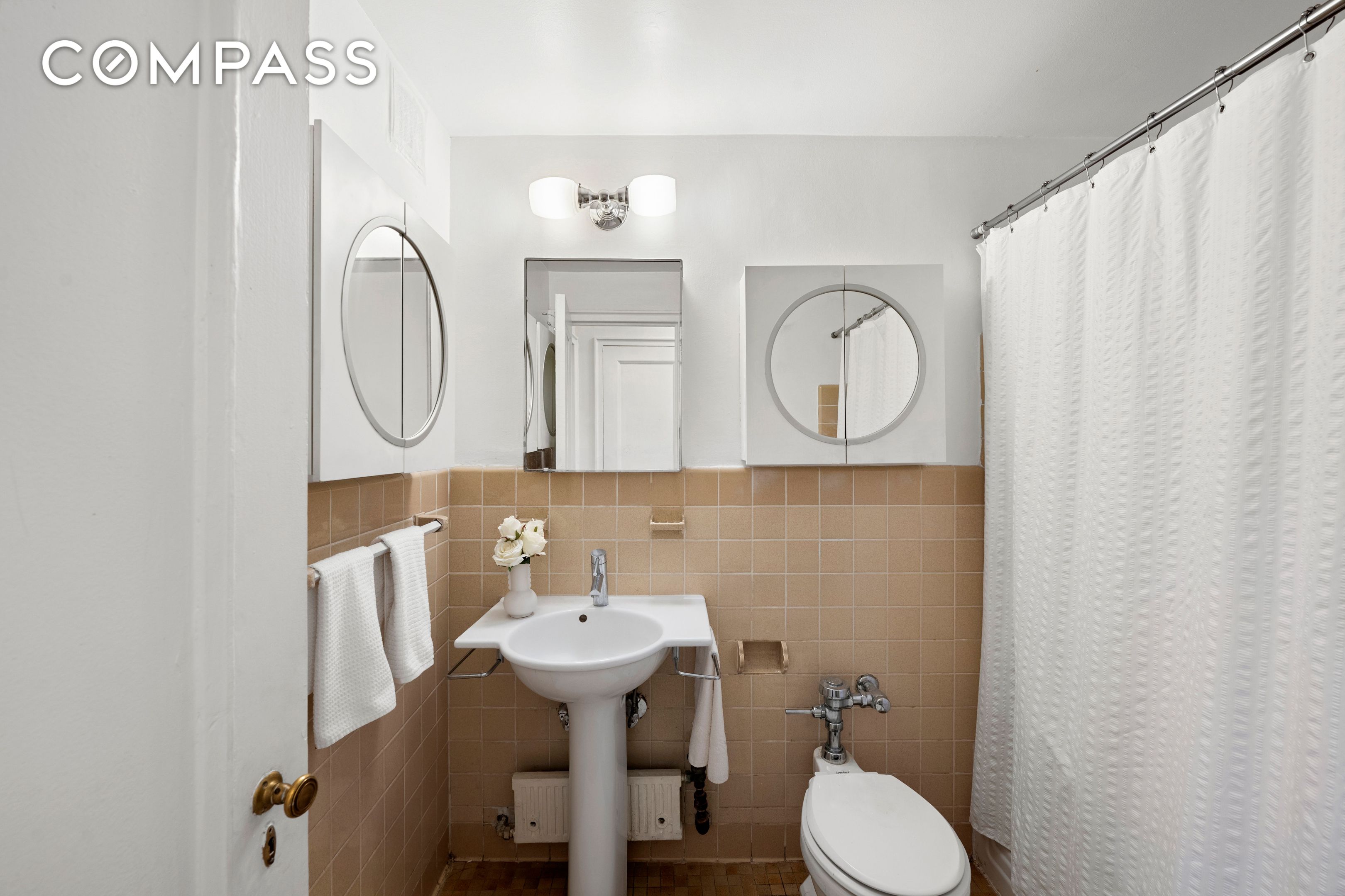 #12 photo, 140 Riverside Drive, Upper West Side , NY 10024