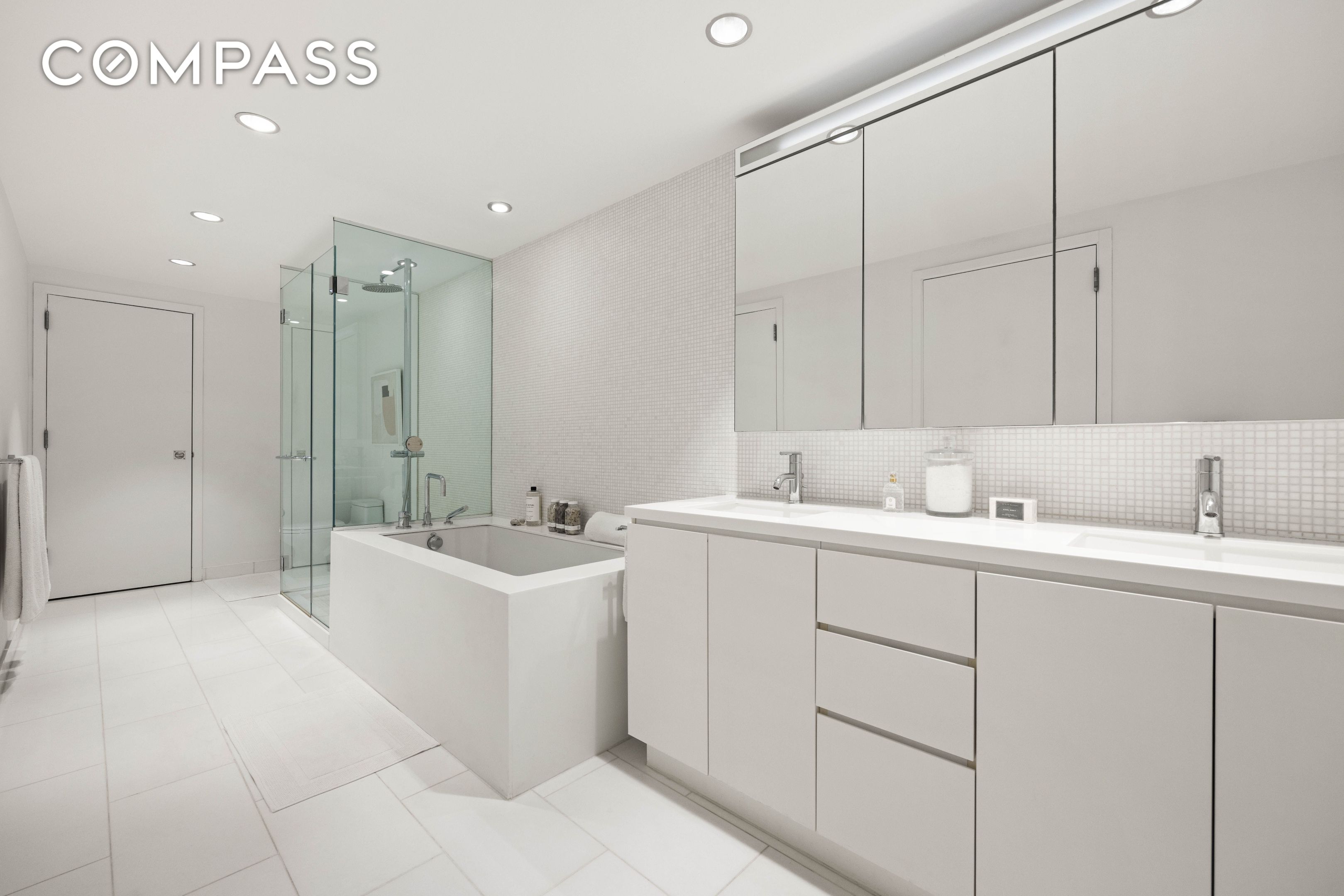 #9 photo, 425 W 53rd Street, マンハッタン Hell's Kitchen , NY 10019