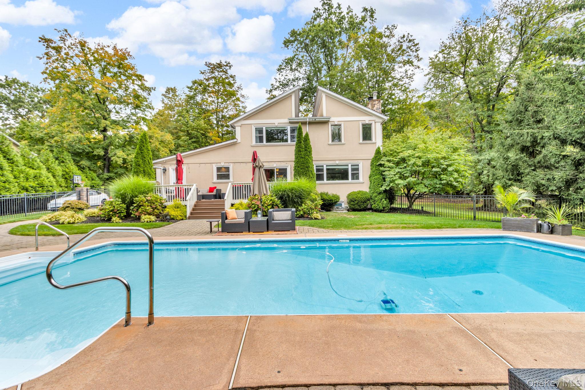 #1 photo, 428 Greenbush Road, Blauvelt , NY 10913