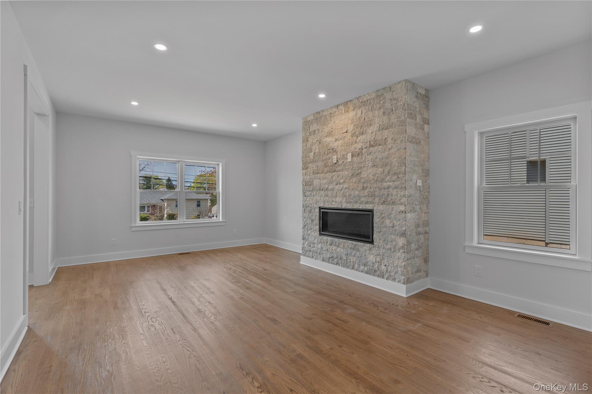 #2 photo, 565 King Street, Port Chester , NY 10573