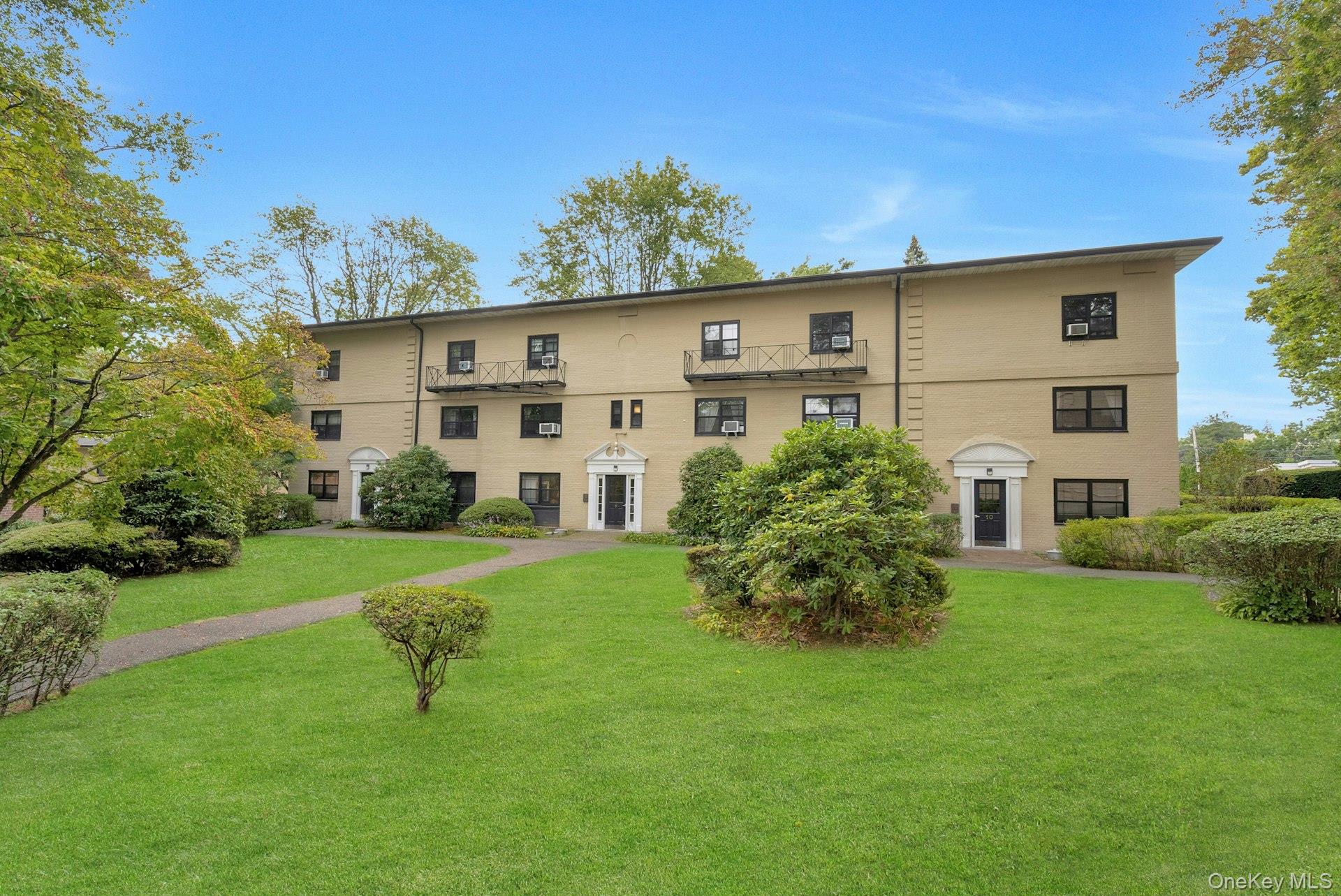 #4 photo, 6 Manchester Road, Eastchester , NY 10709