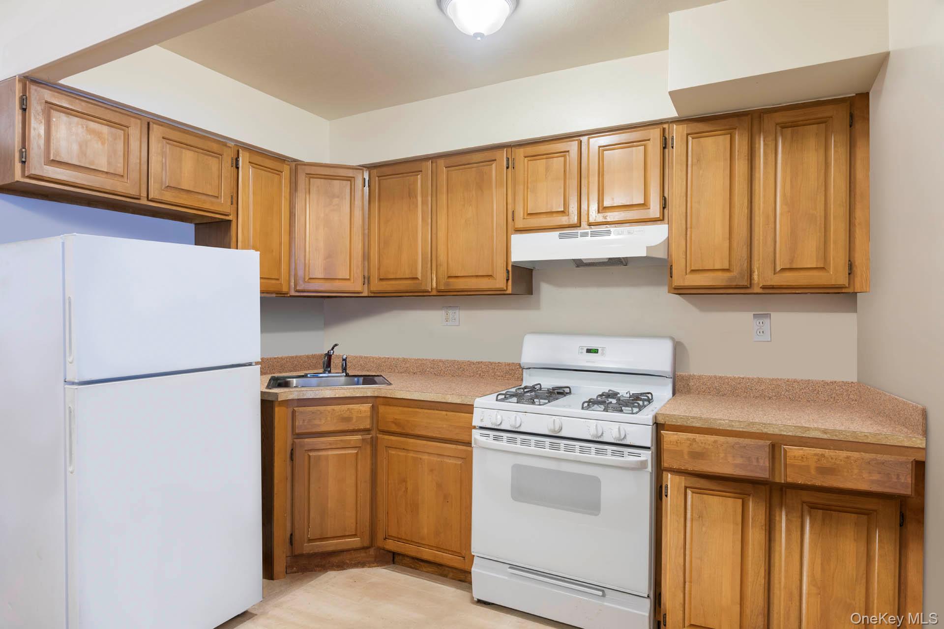 #3 photo, 4204 Oneida Avenue, ブロンクス区 Bronx , NY 10470