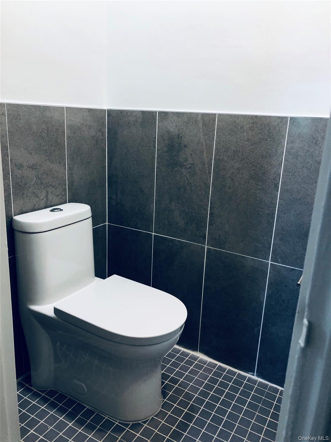 #17 photo, 1304 Midland Avenue, Yonkers , NY 10704