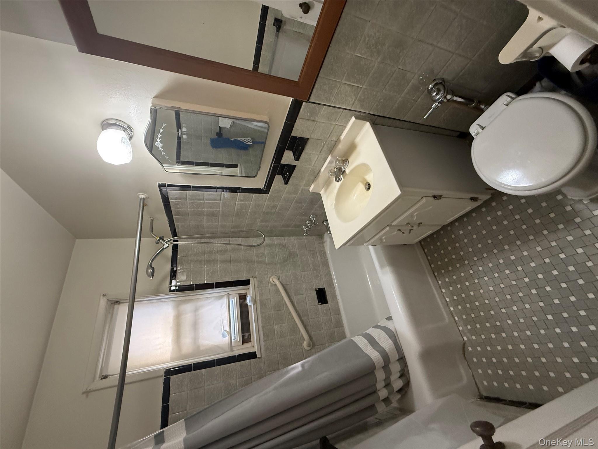 #7 photo, 1543 Central Park Avenue, Yonkers , NY 10710